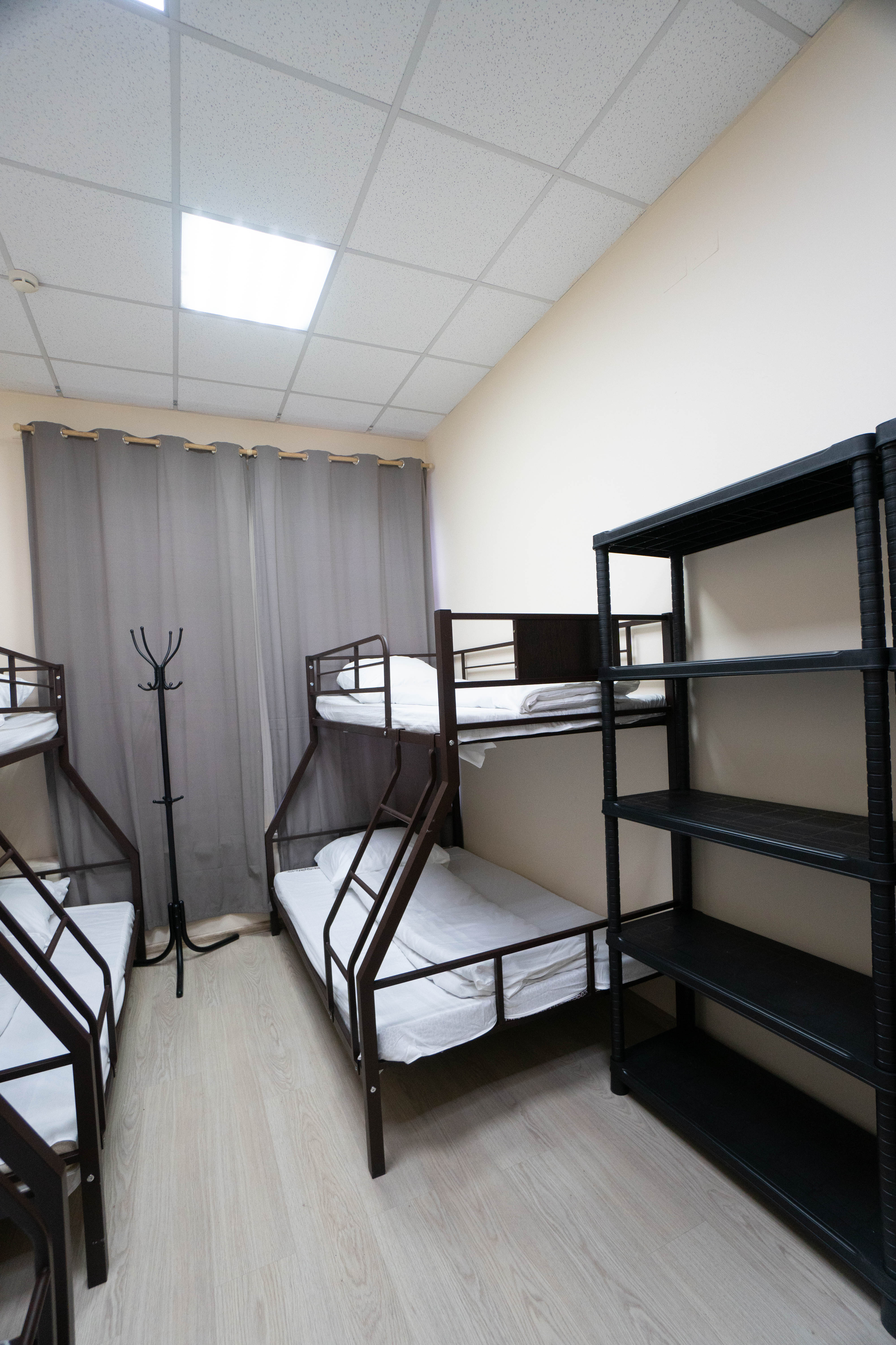 Кровать в общем 6-местном номере