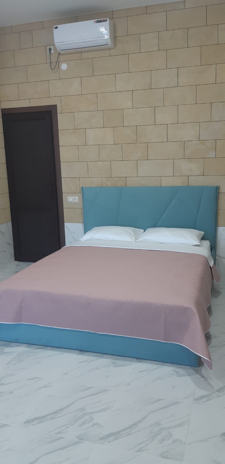 Семейный номер с видом на море