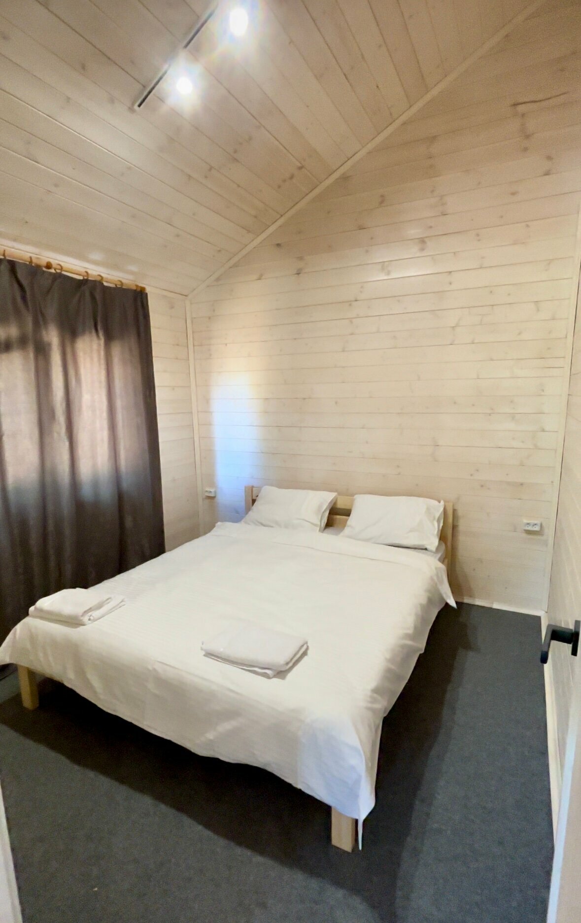 Четырехместный номер с ванной комнатой