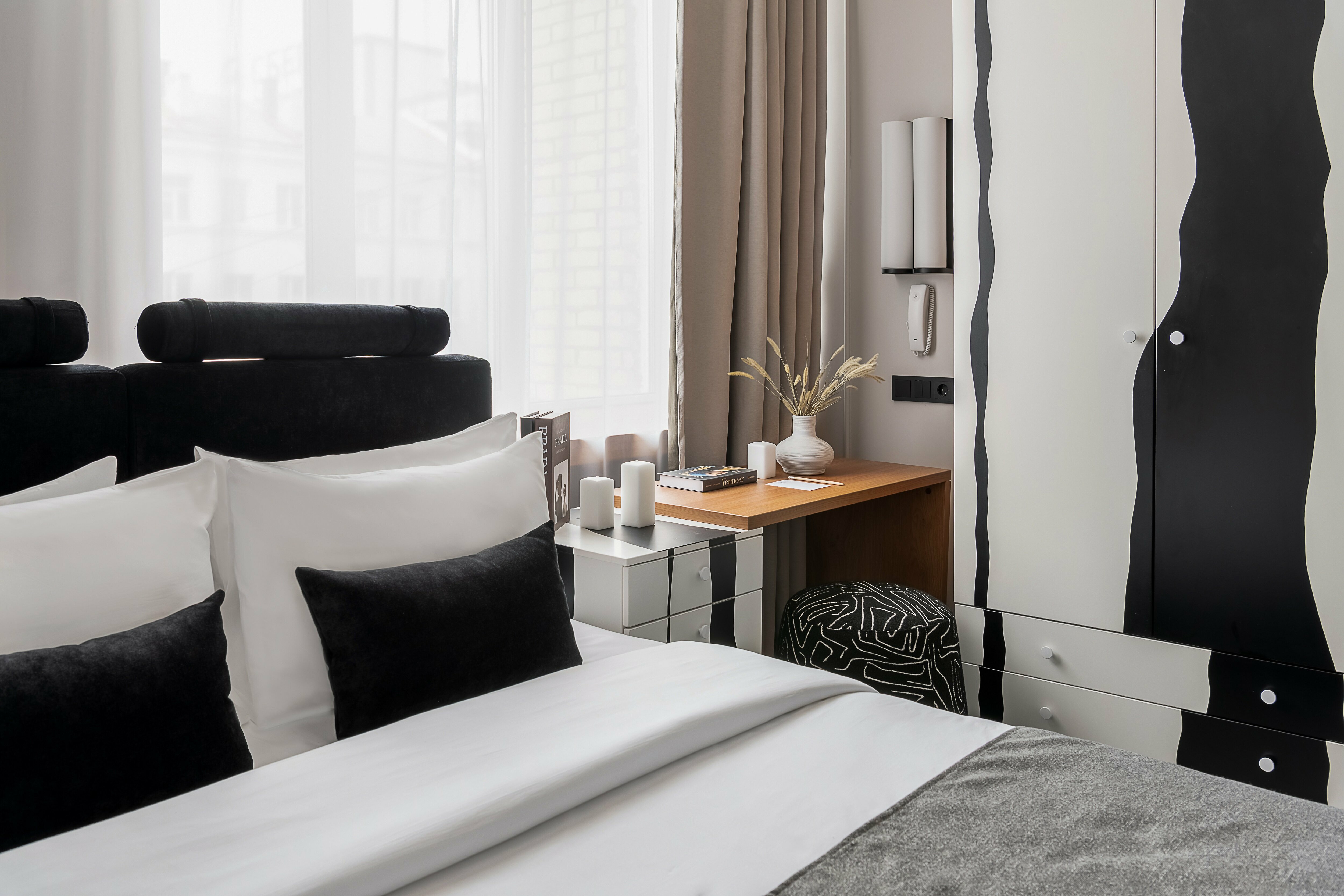 Улучшенный номер с кроватью размера «queen-size»