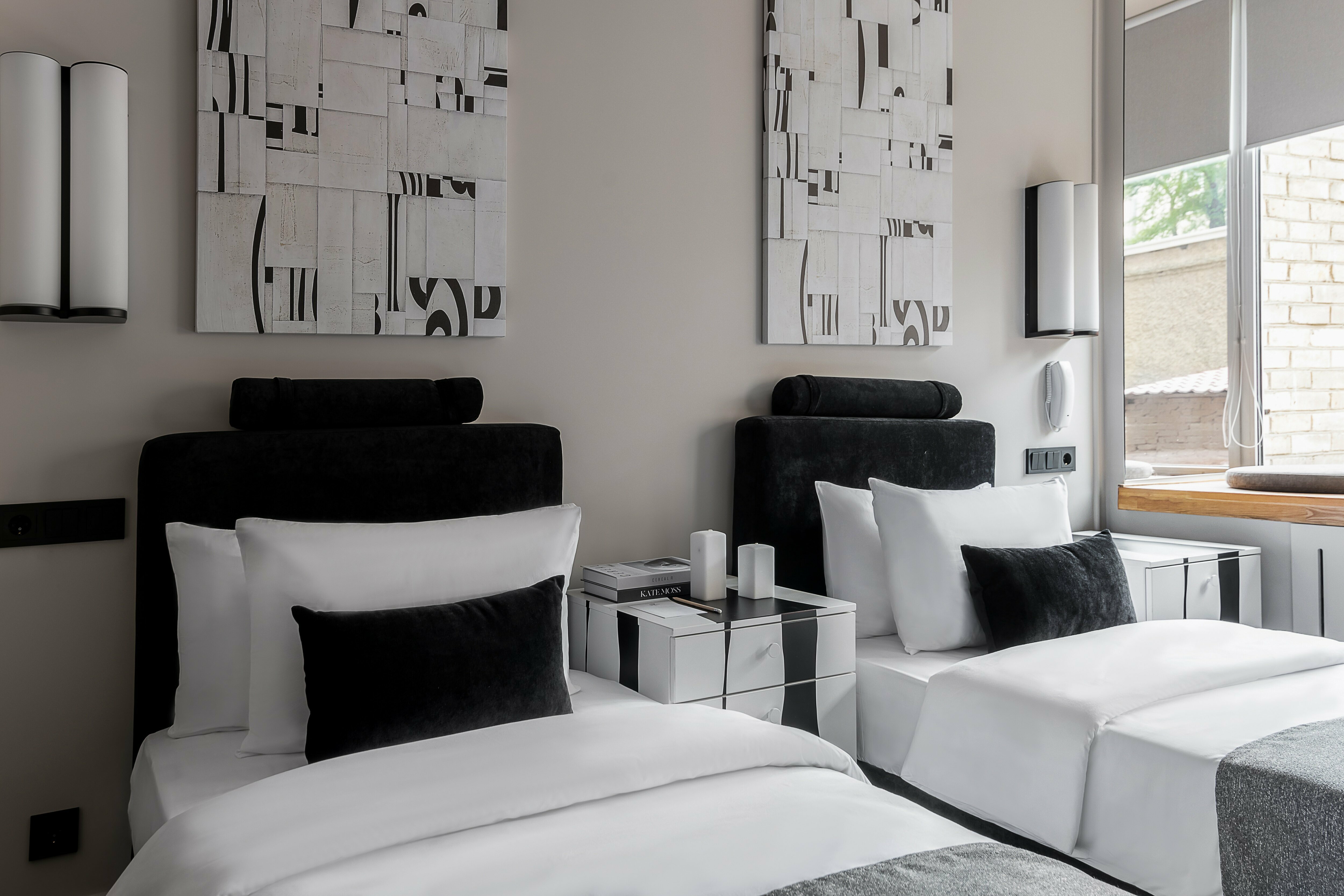 Просторный двухместный номер с 2 отдельными кроватями