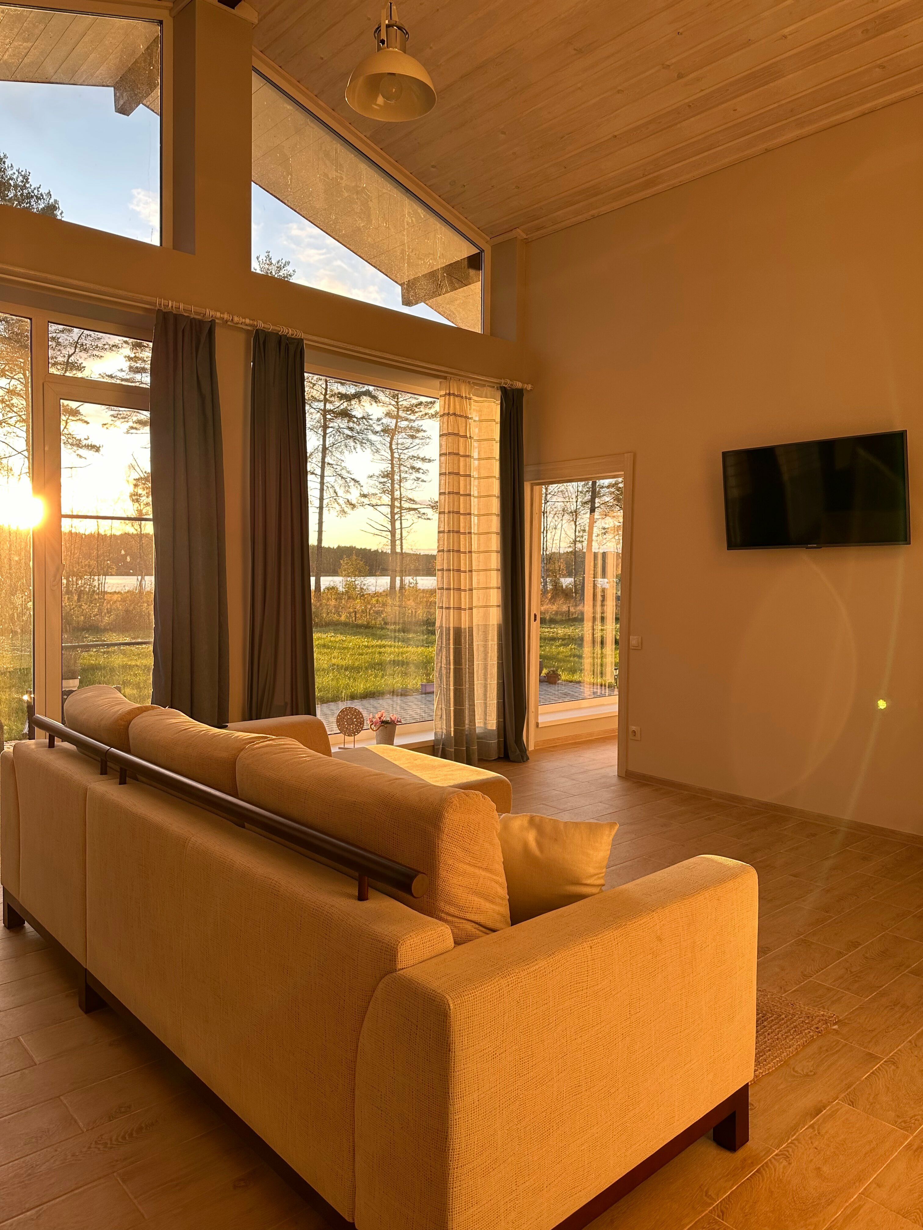 Коттедж с видом на озеро