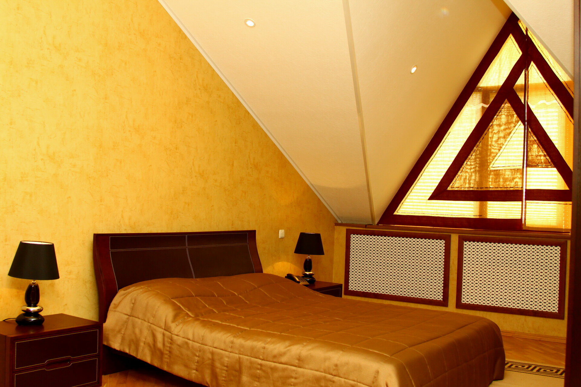 Двухуровневый четырехместный номер