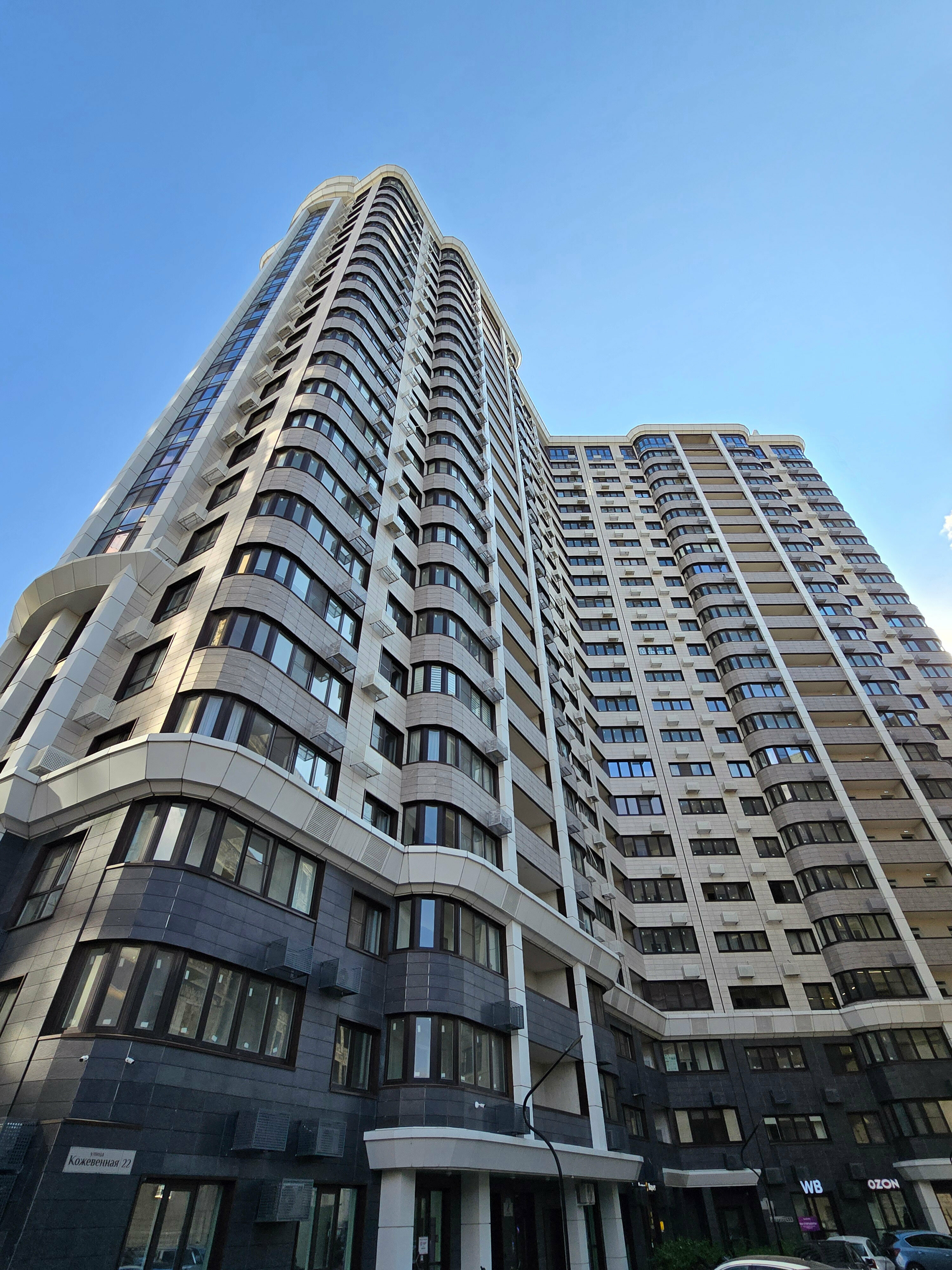 Улучшенные апартаменты с диваном на кухне на 15 этаже