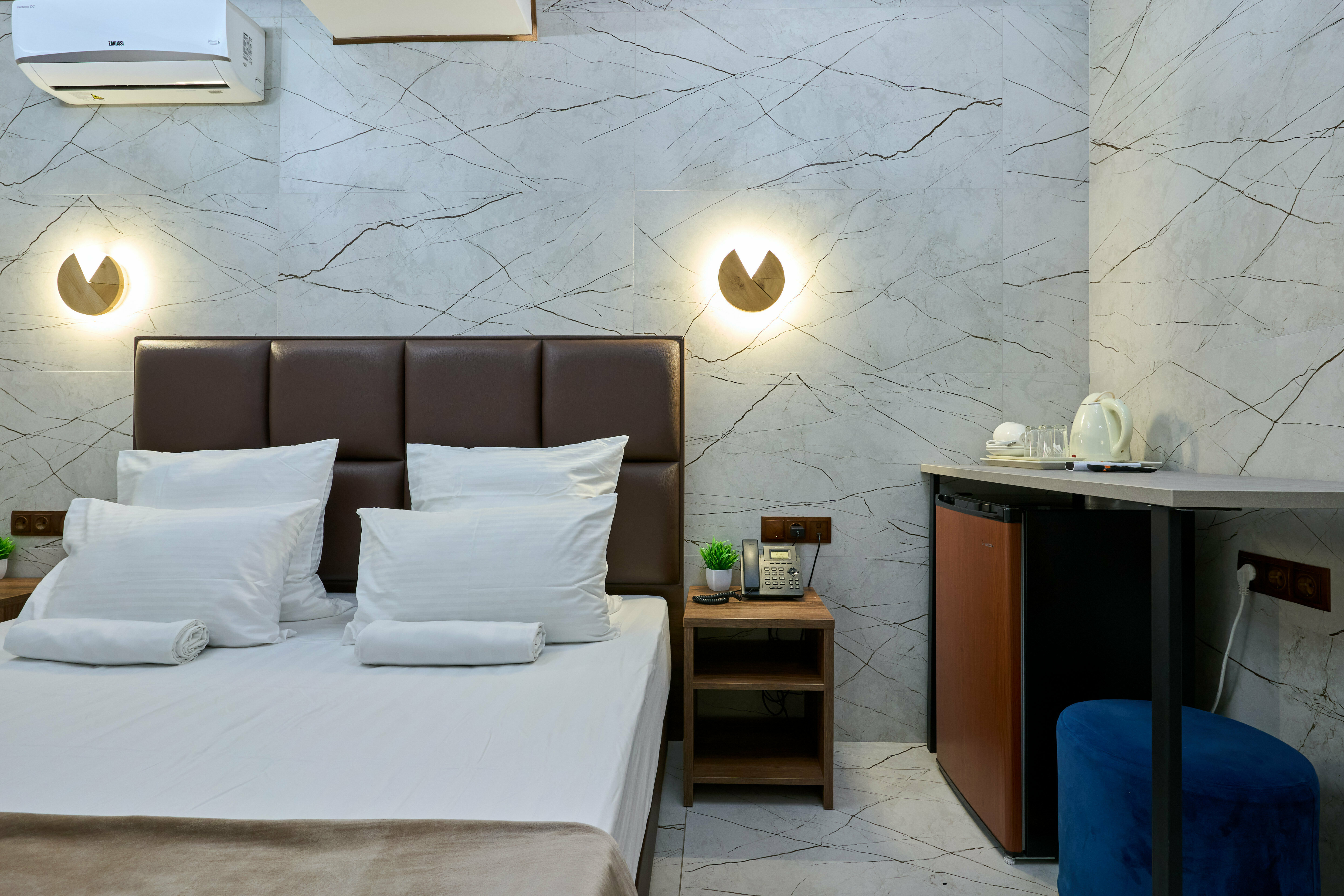 Бюджетный цокольный номер, без окна