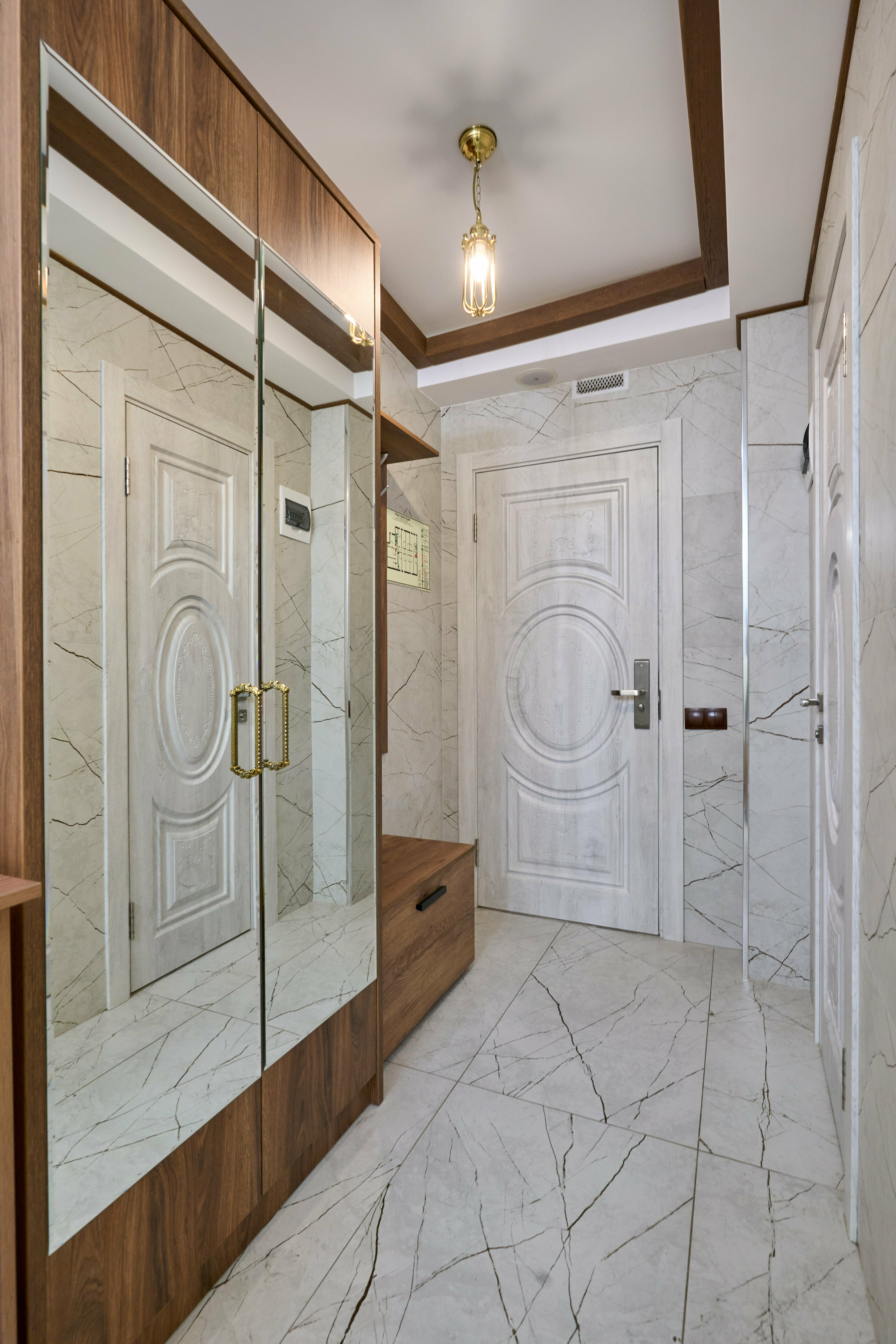 Бюджетный цокольный 3-х местный