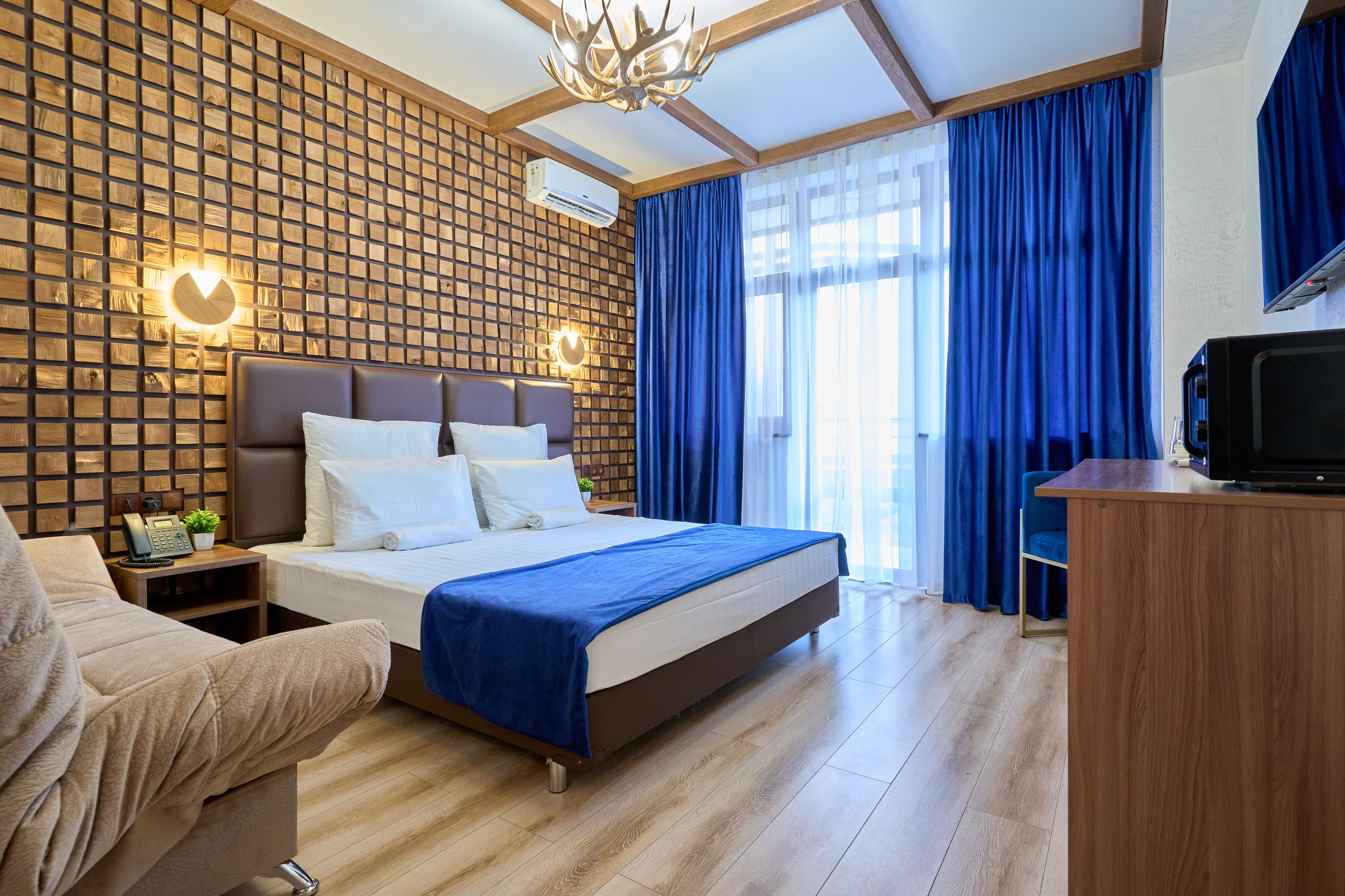 Комфорт улучшенный 2-х местный с дополнительным местом и балконом