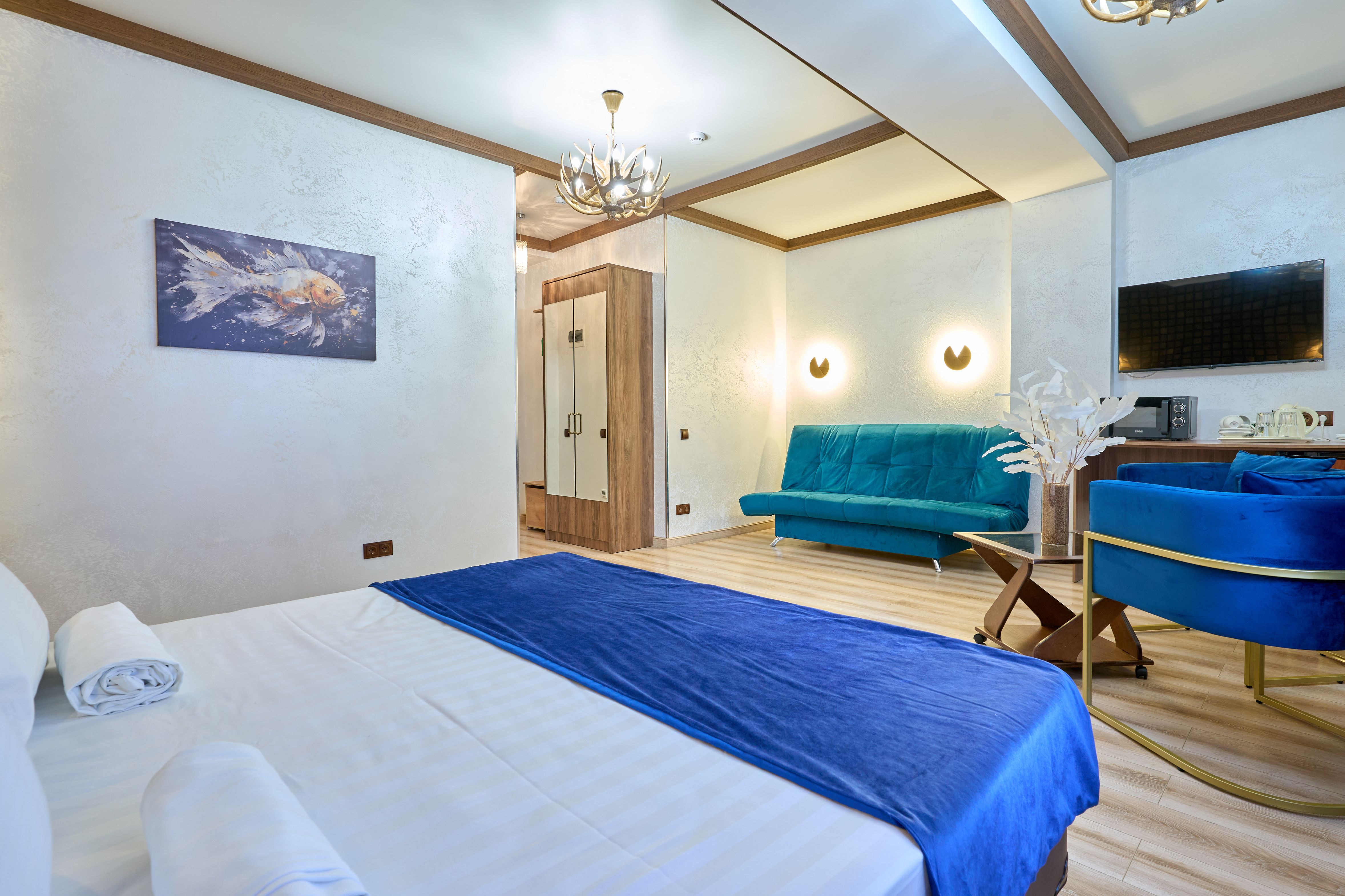 Полулюкс 2-х местный с двуспальным диваном-кроватью