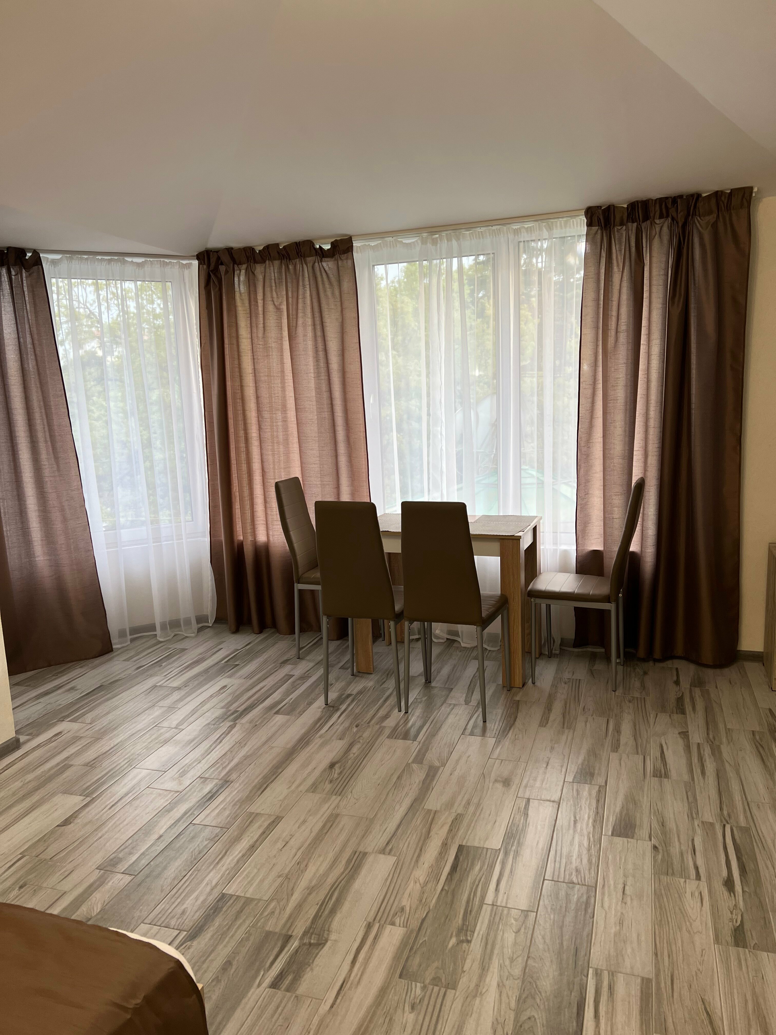 Апартаменты с балконом