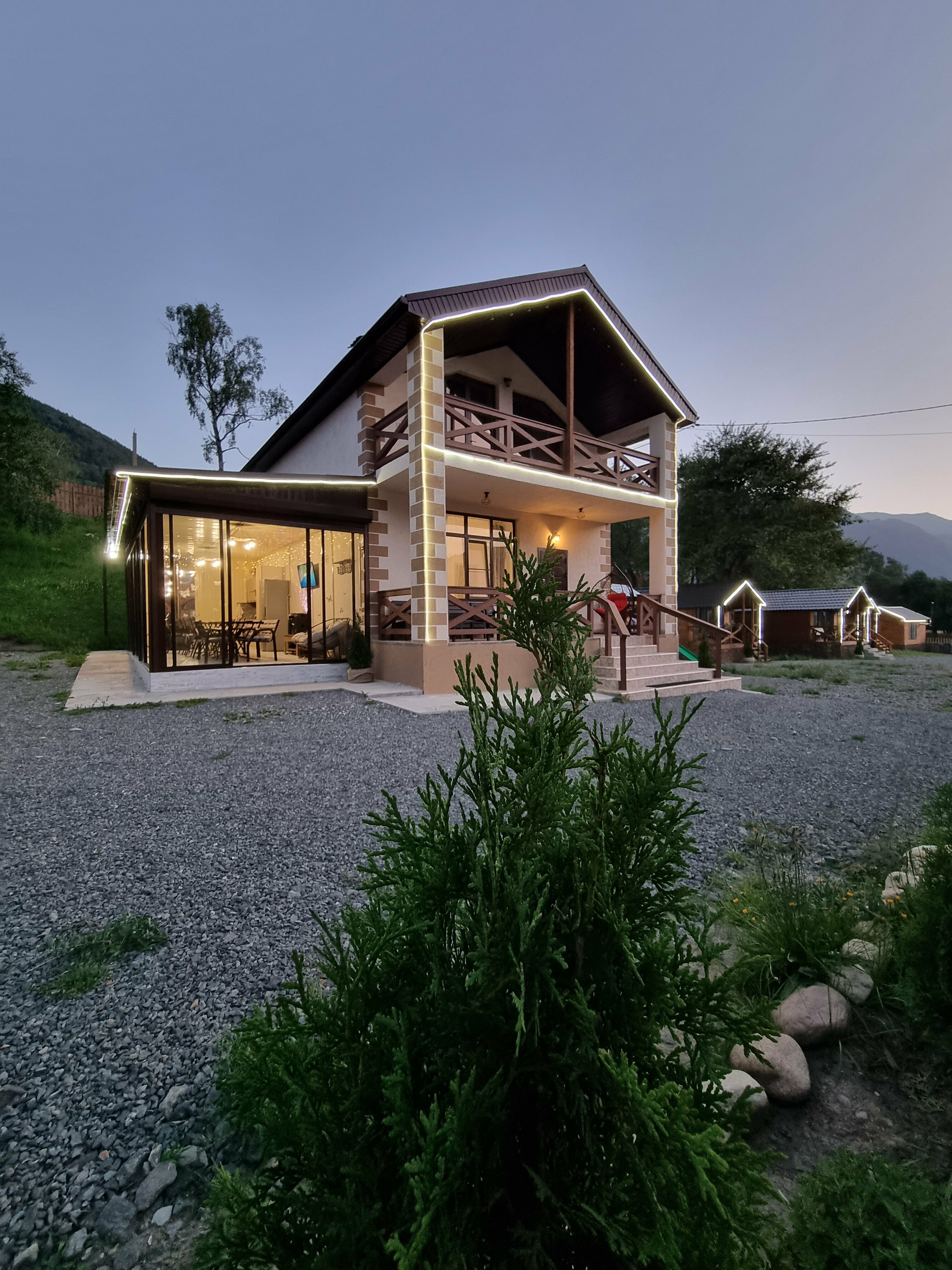 Коттедж с видом на горы