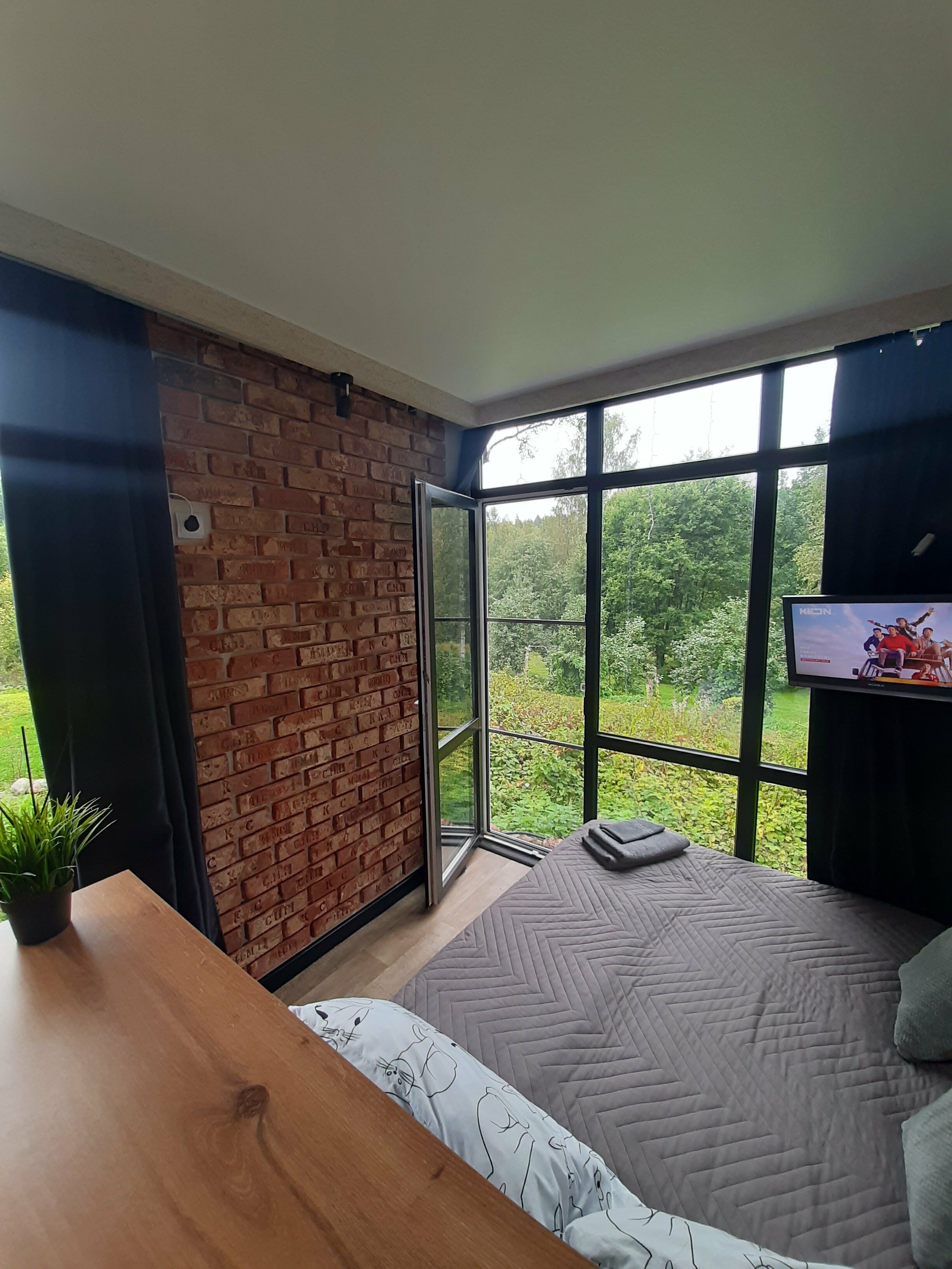 Трехместный номер с собственной ванной комнатой