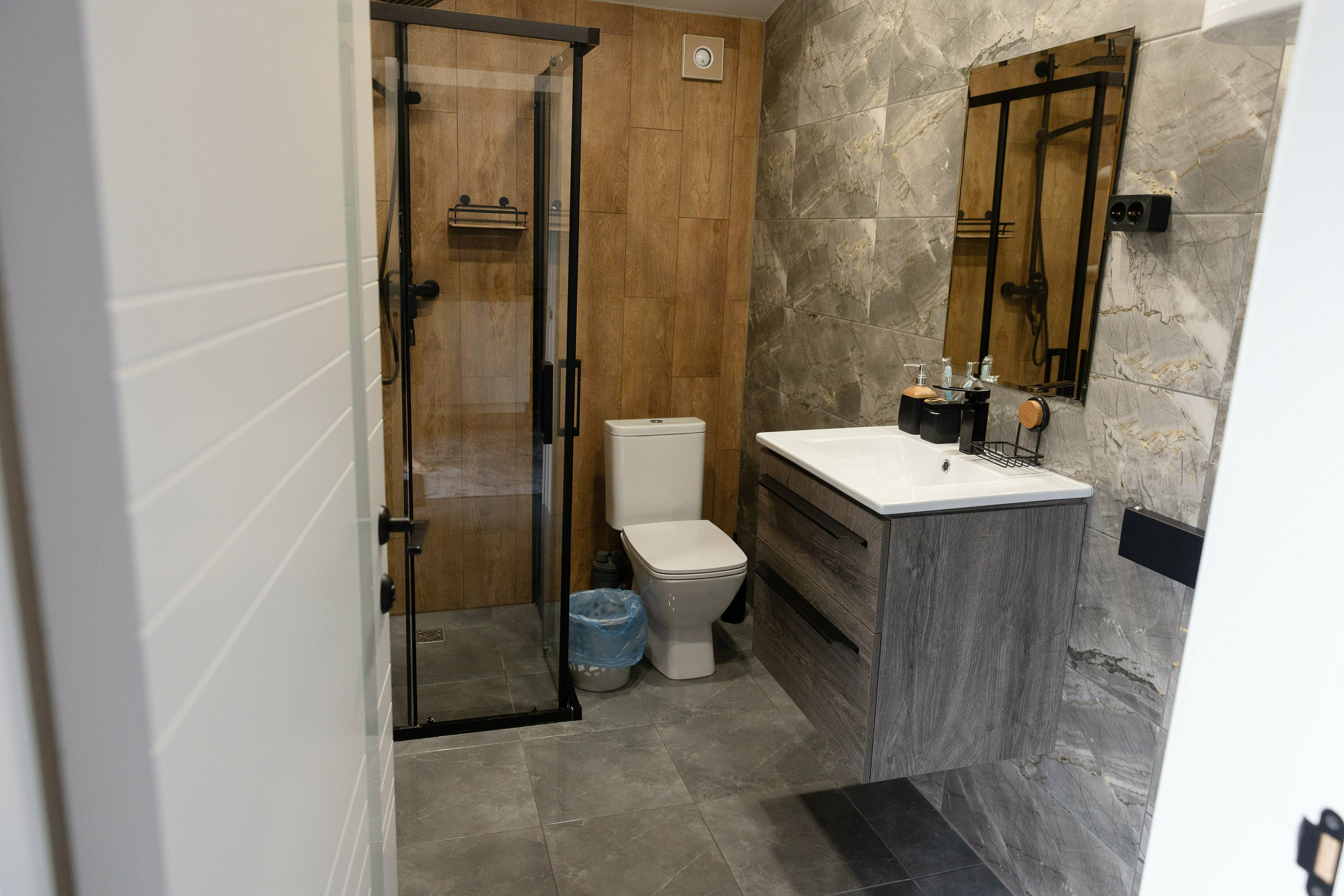 Четырехместный номер с видом на озеро