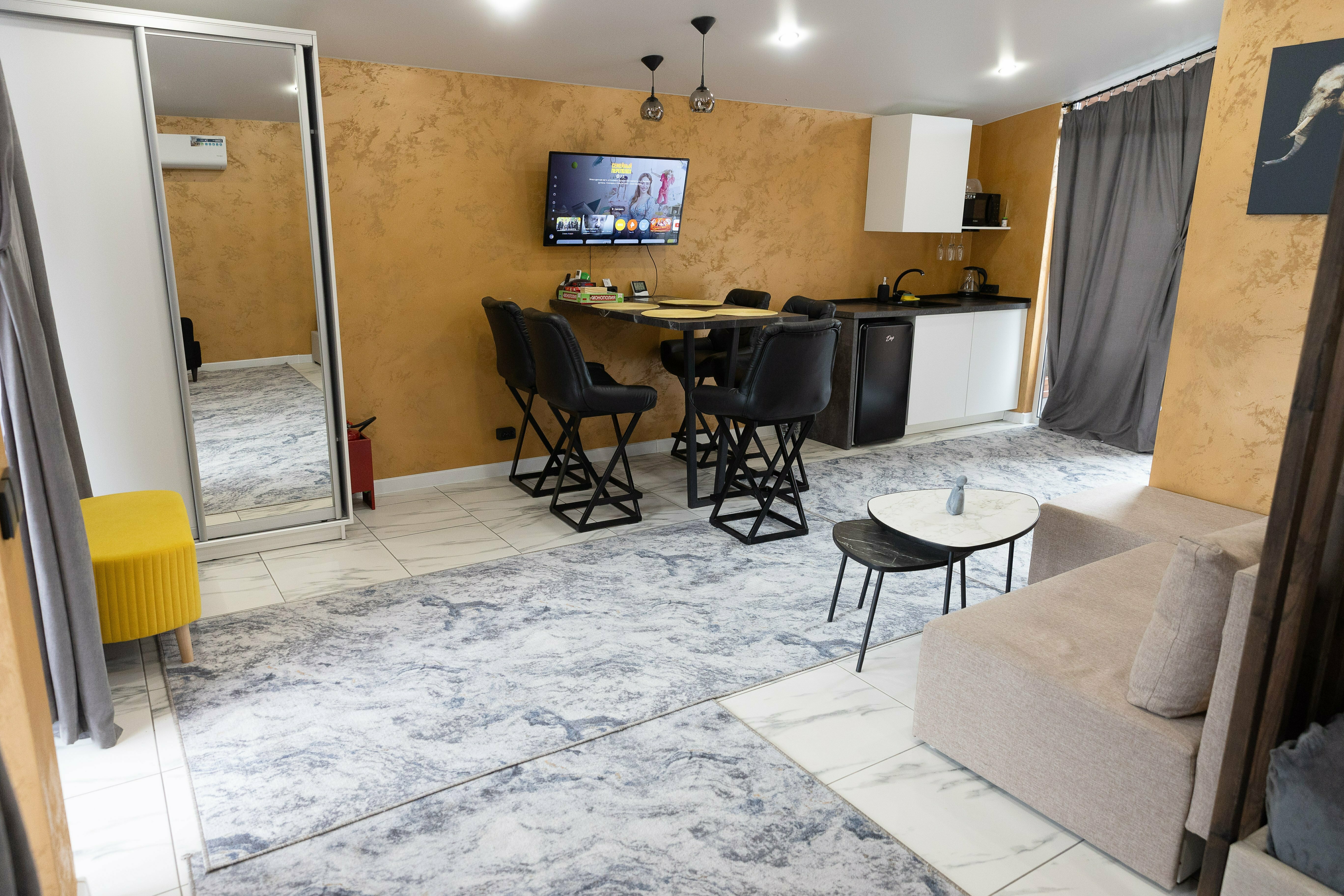 Четырехместный номер с видом на озеро