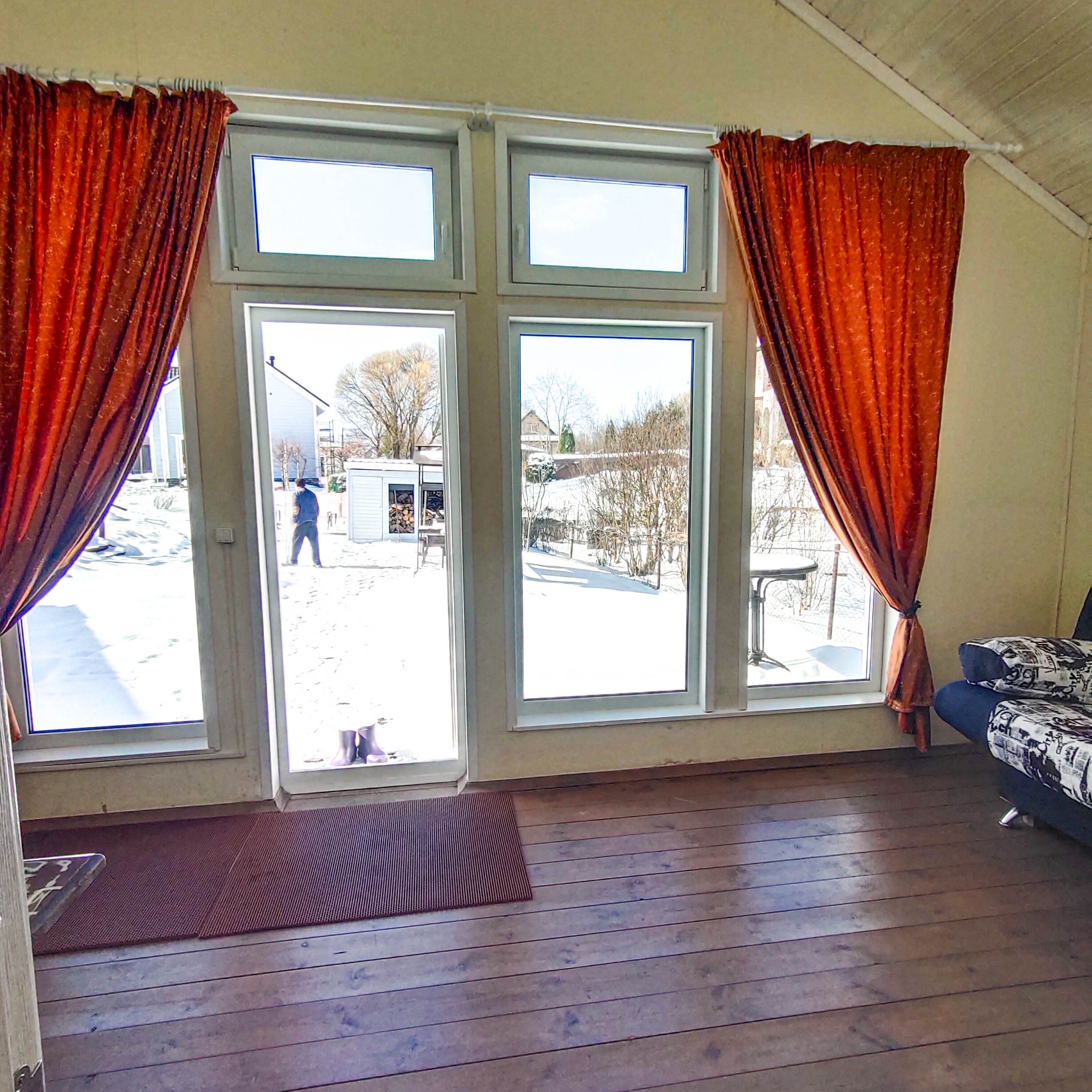 Коттедж с террасой