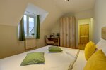Номер стандарт семейный с 1 двуспальной кроватью в People Hostel & Suites