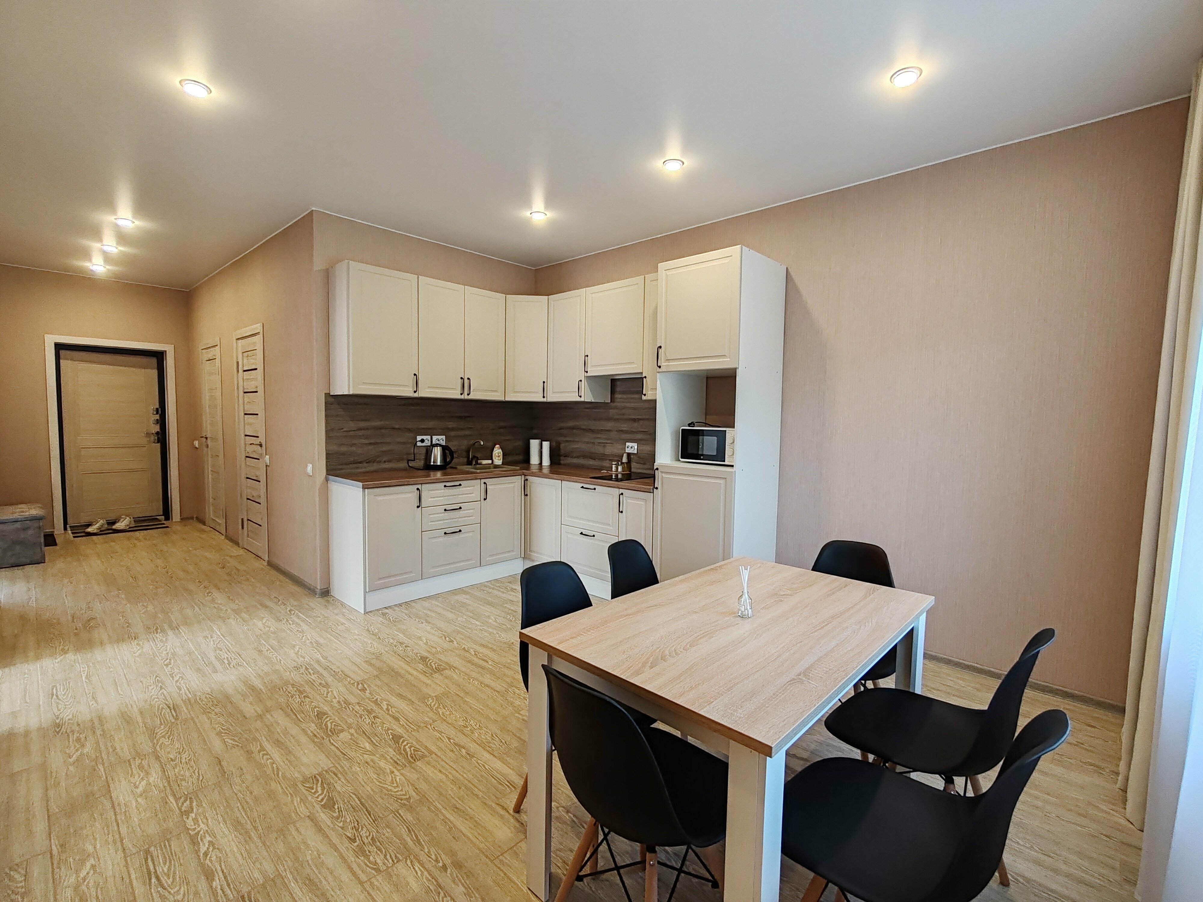 Просторный двухместный номер с 2 отдельными кроватями