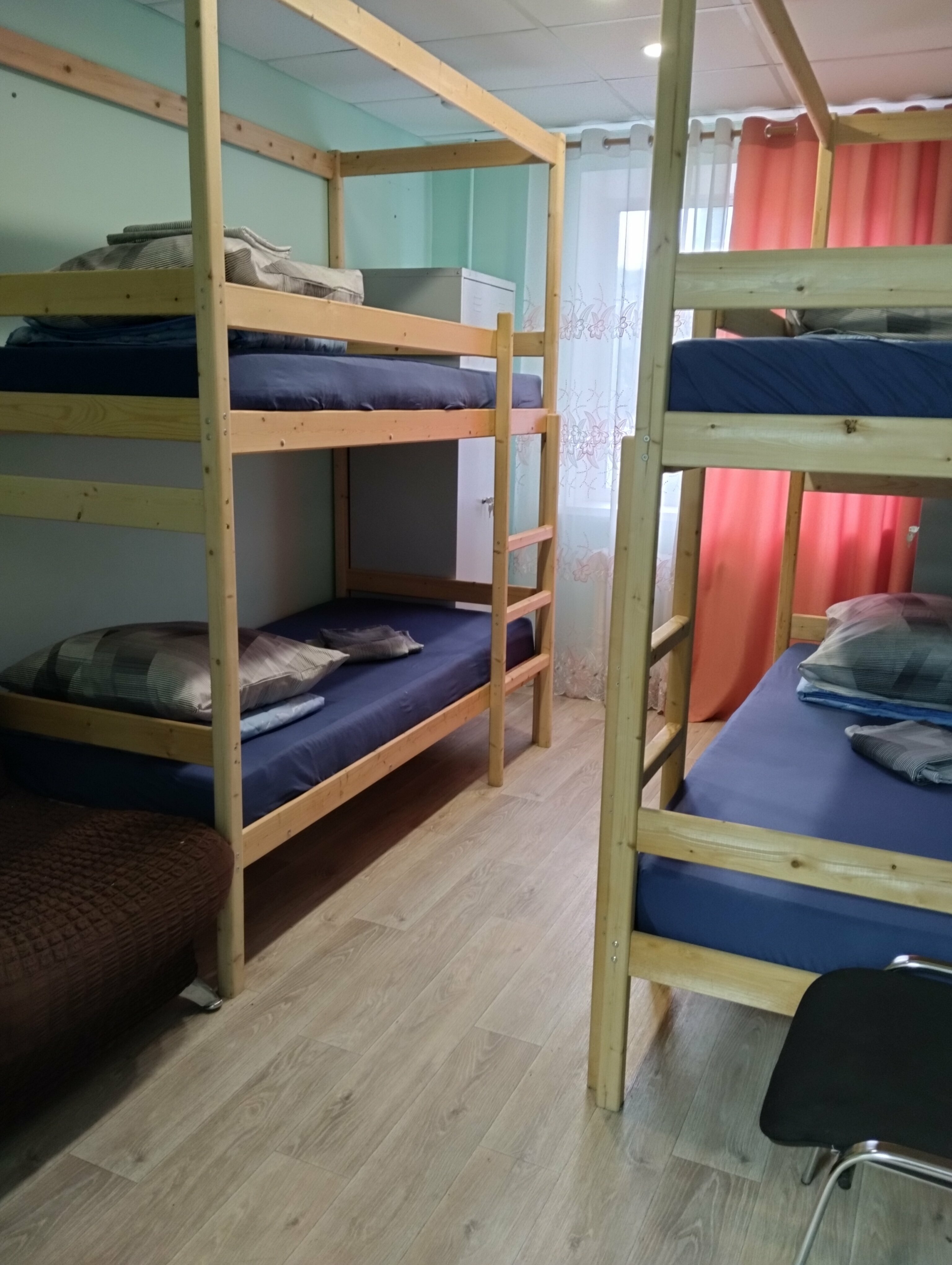 Кровать в общем номере для женщин с 4 кроватями