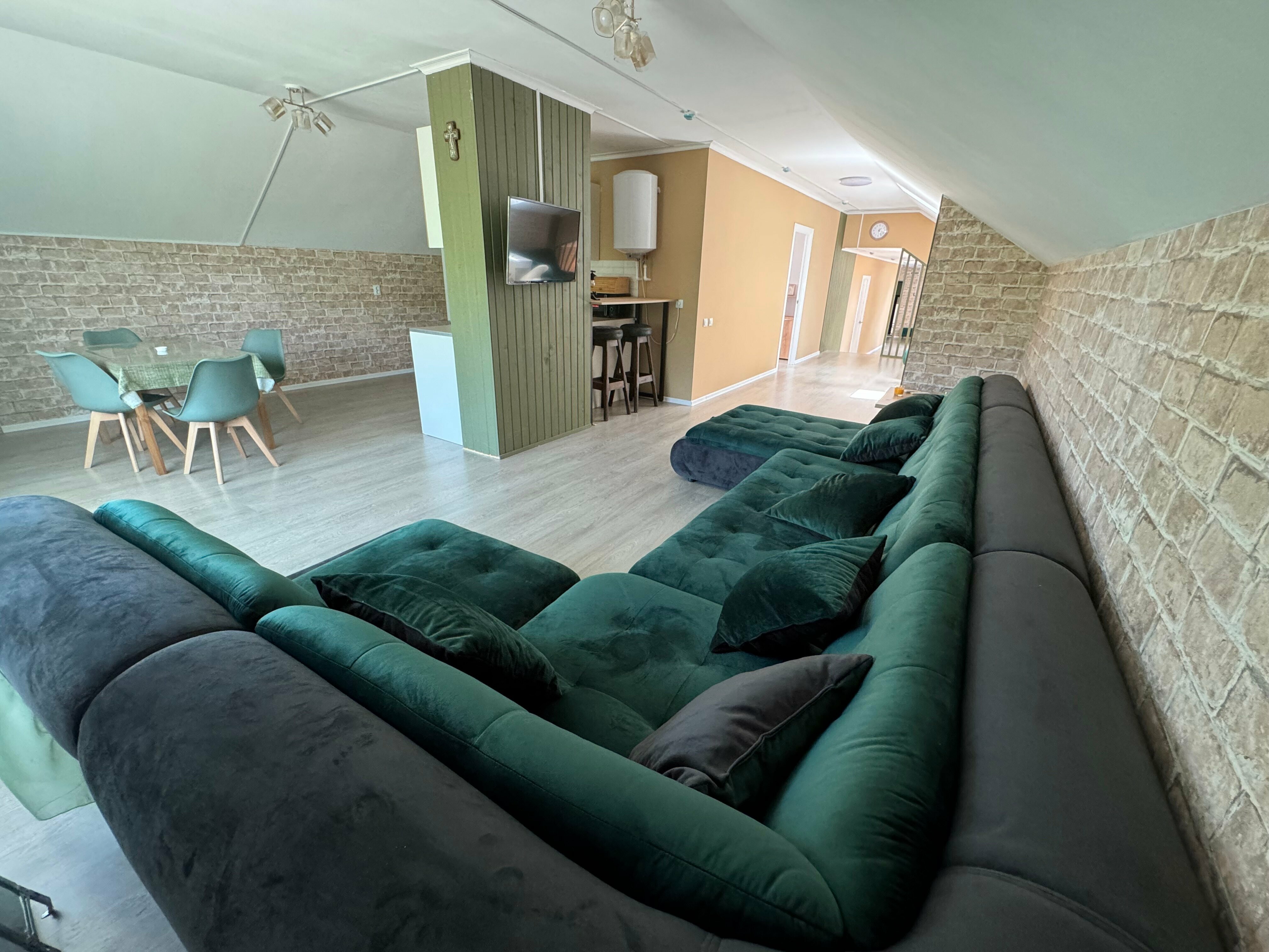 Пентхаус с балконом