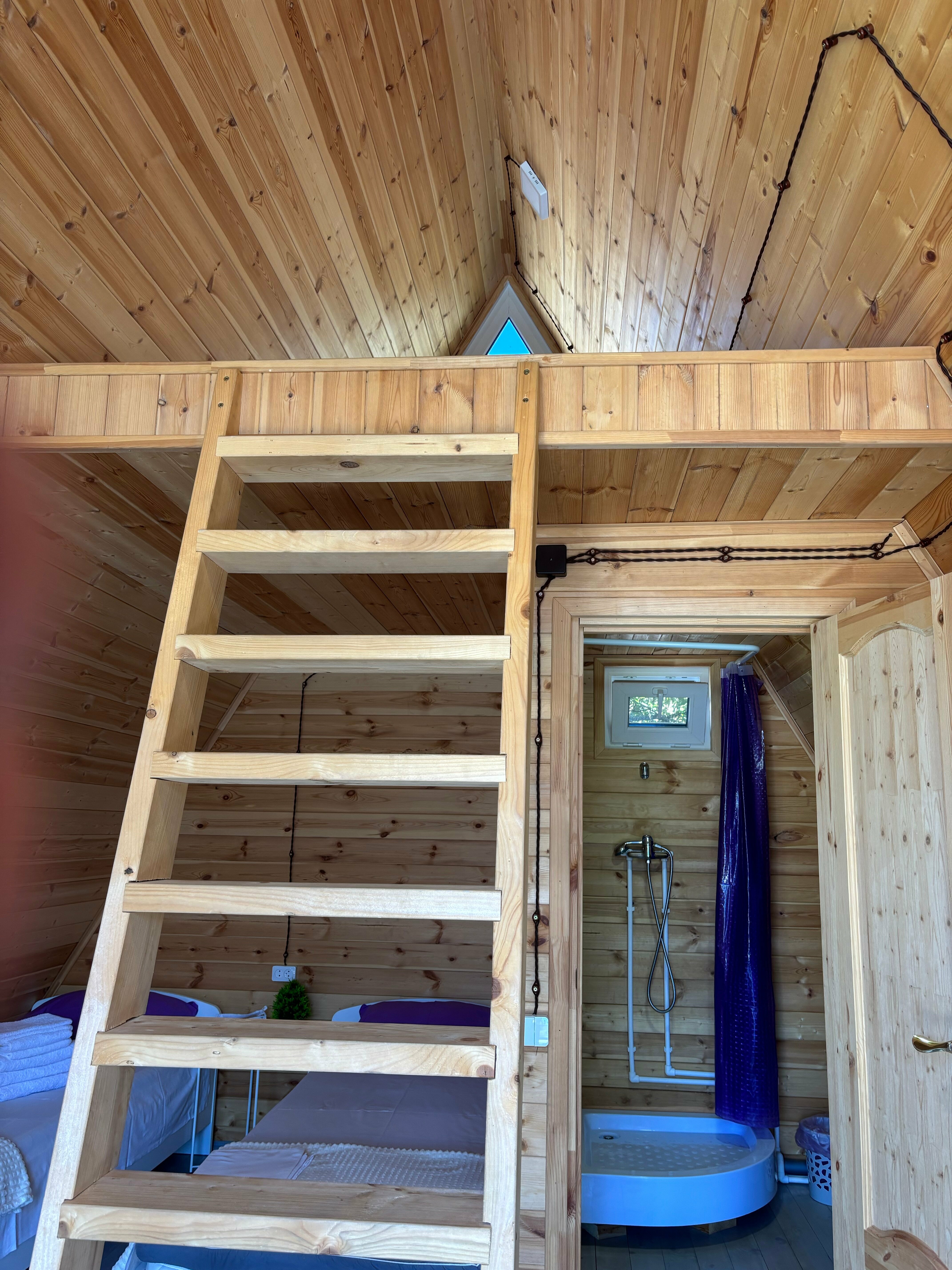 Четырехместный номер с видом на горы