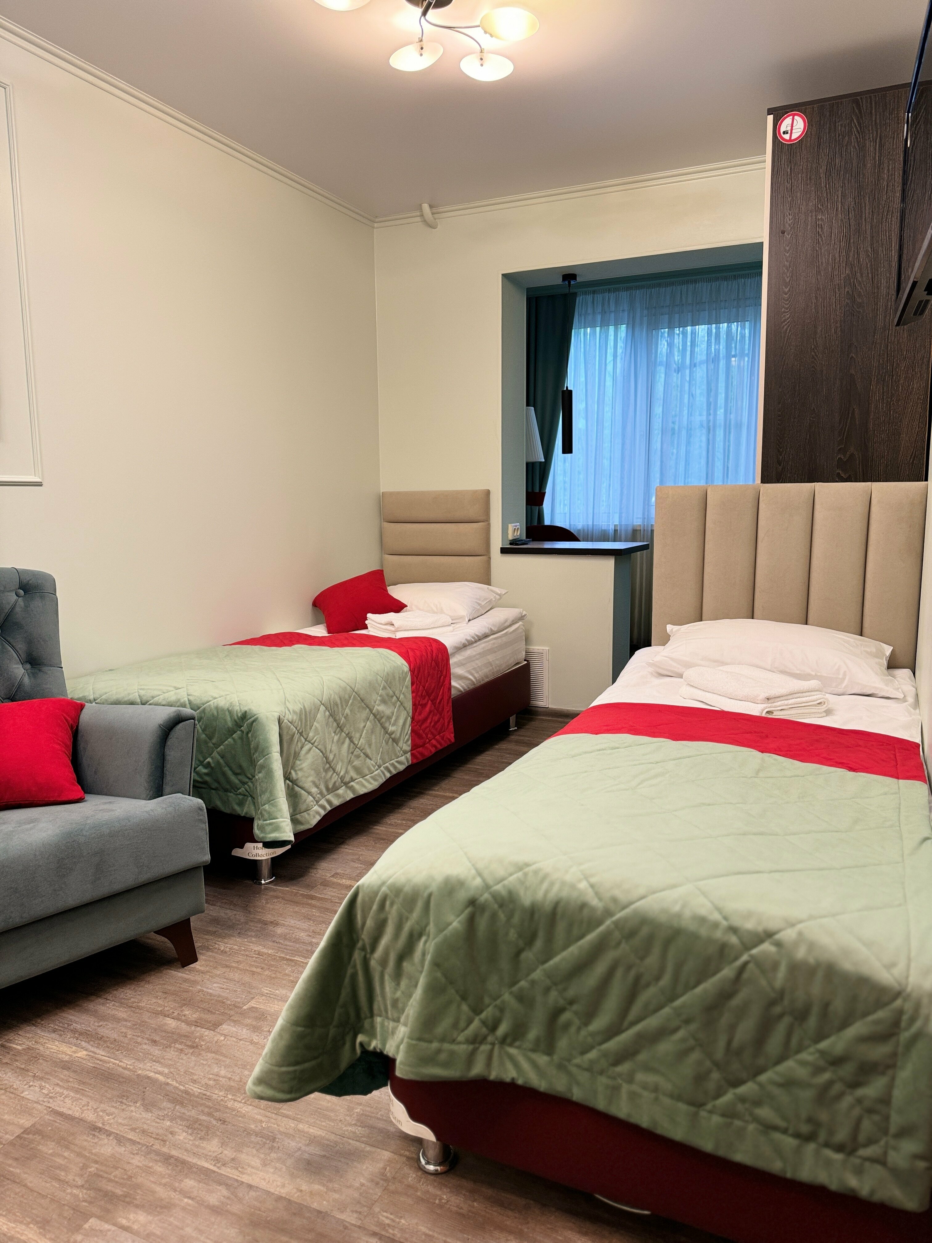 Трехместный номер с общим туалетом