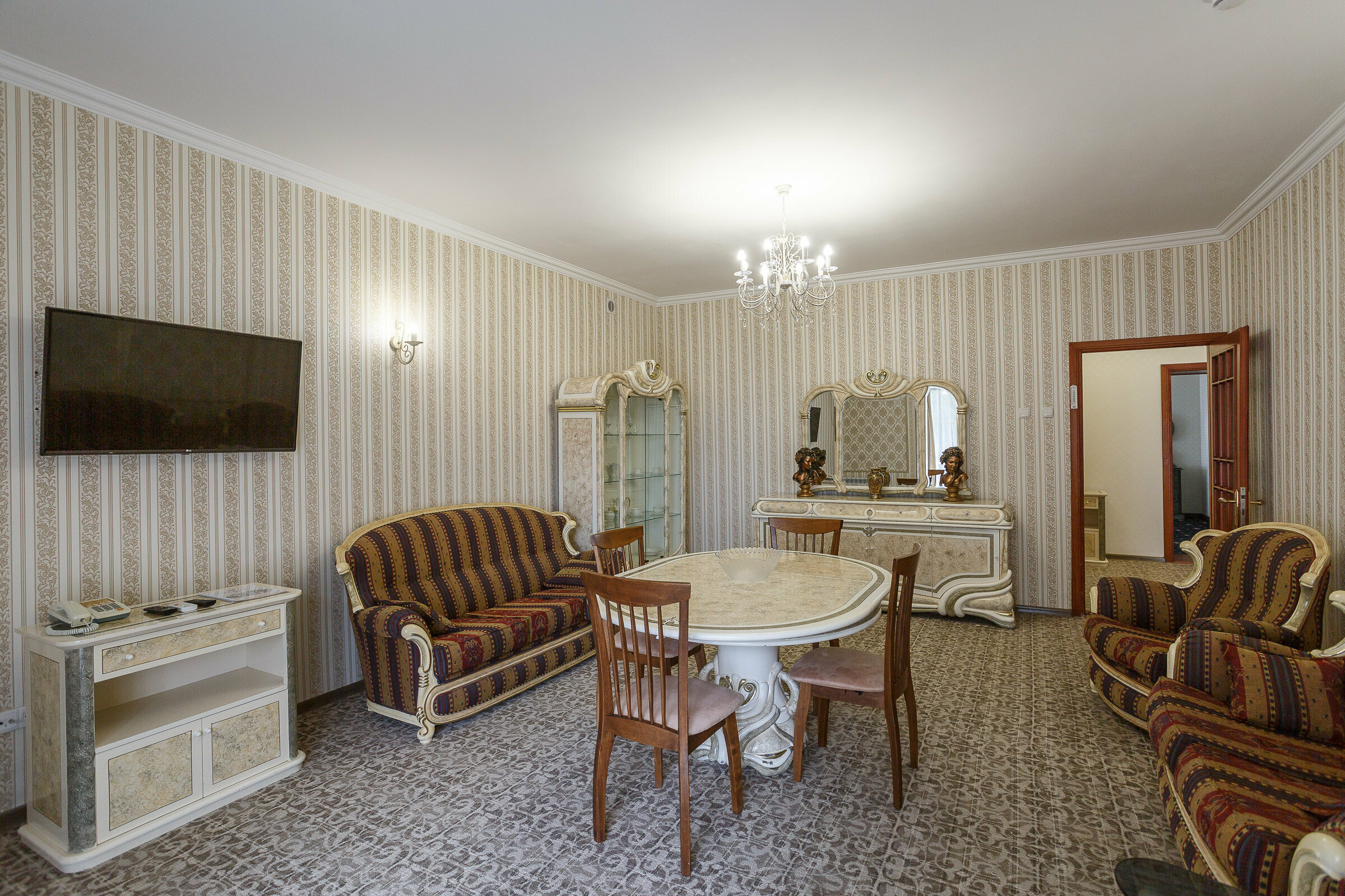 Улучшенный люкс