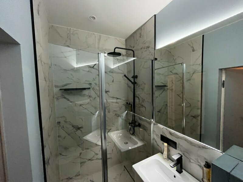 Бюджетный  номер с видом на крышу (ремонт фасада до 01.12.2026)