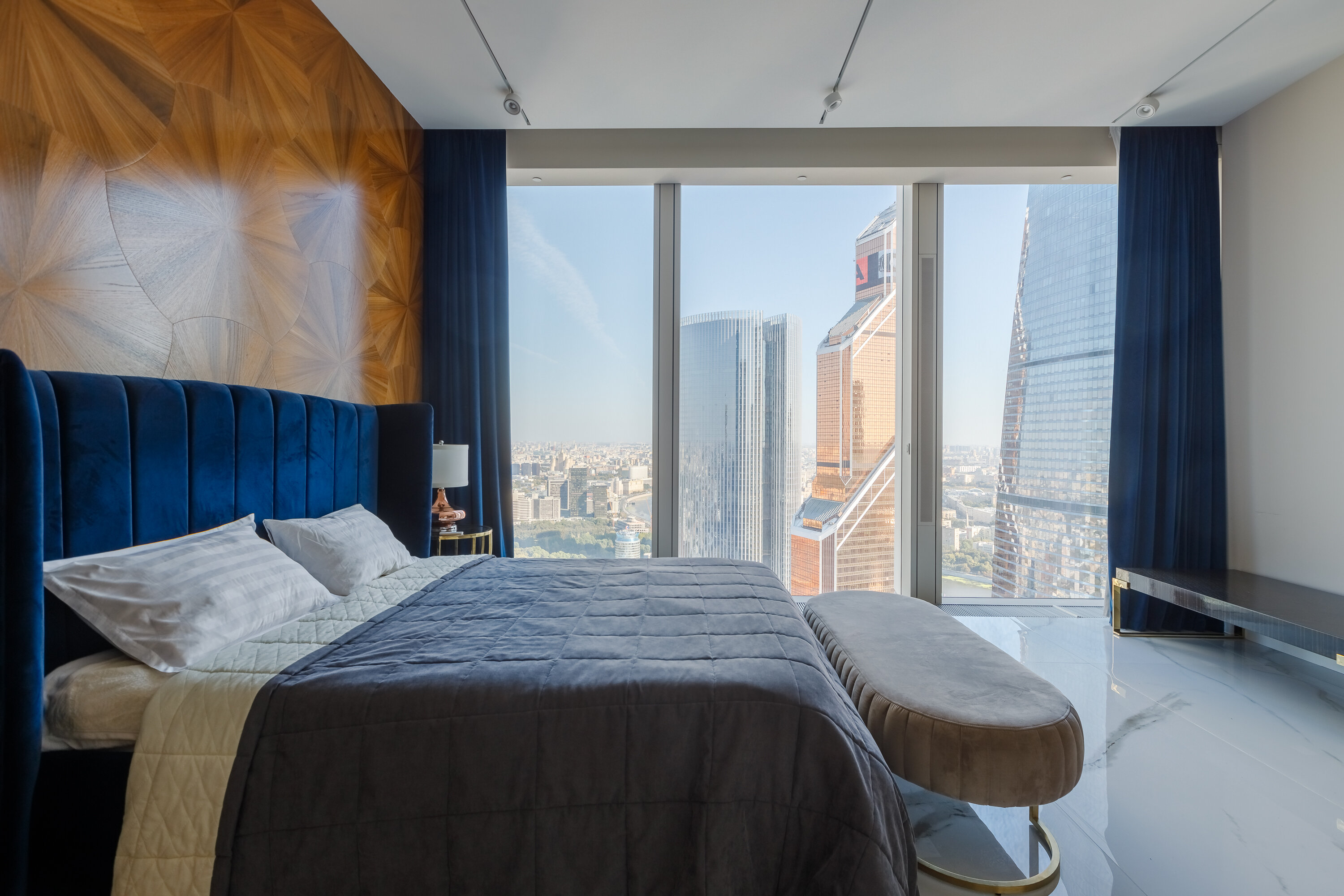 Трехместный номер с видом на город