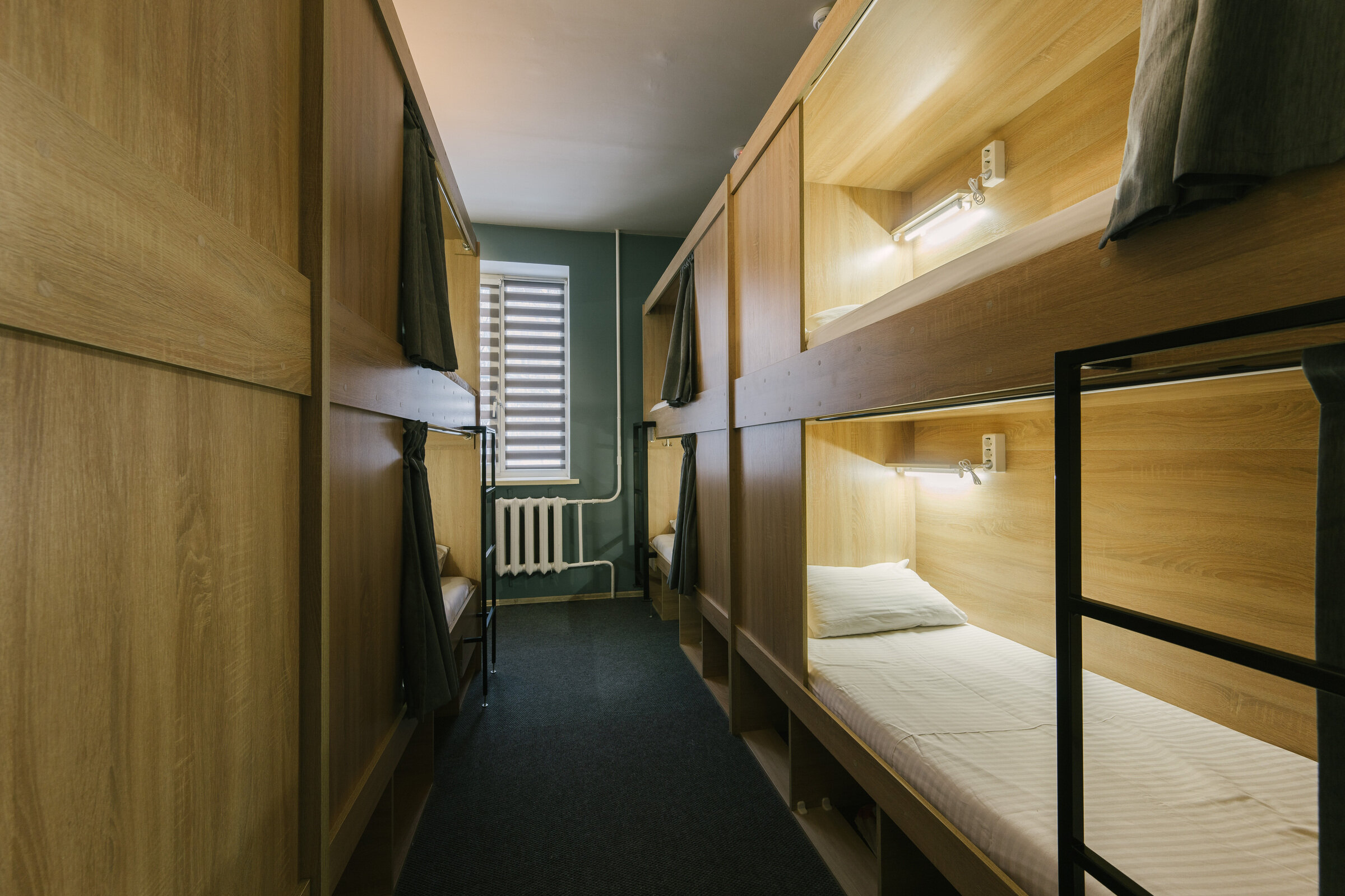 Общий номер для мужчин и женщин с 8 кроватями