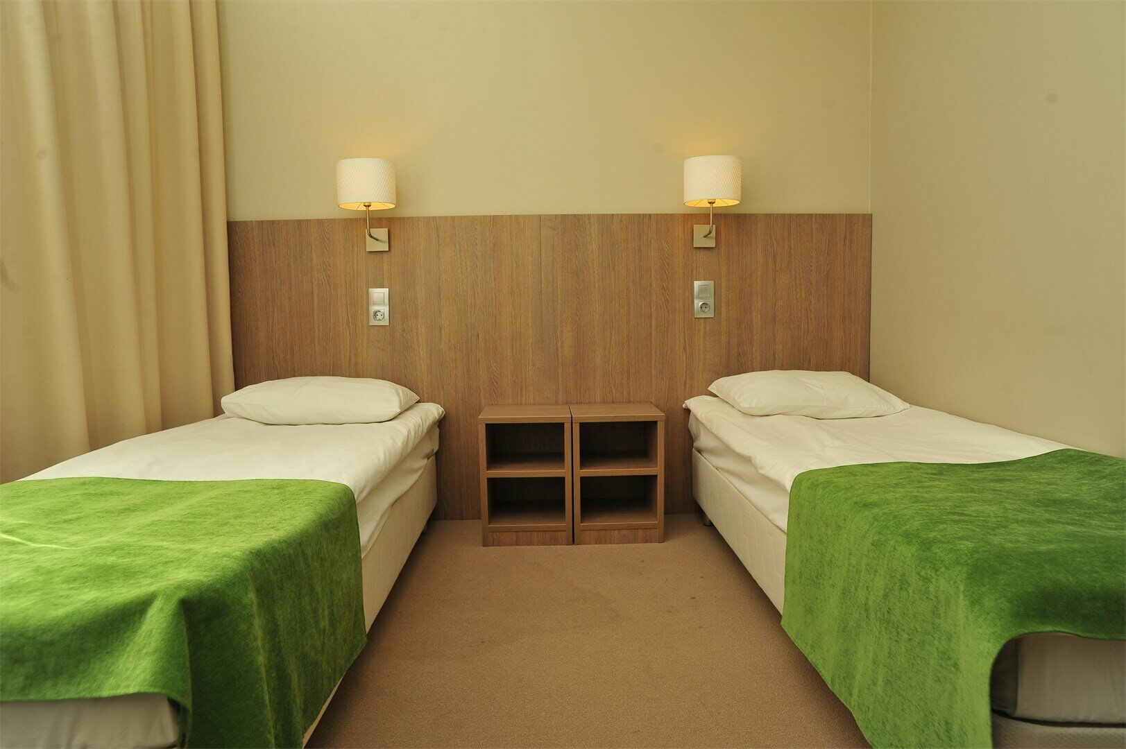 Улучшенный двухместный номер с 2 отдельными кроватями