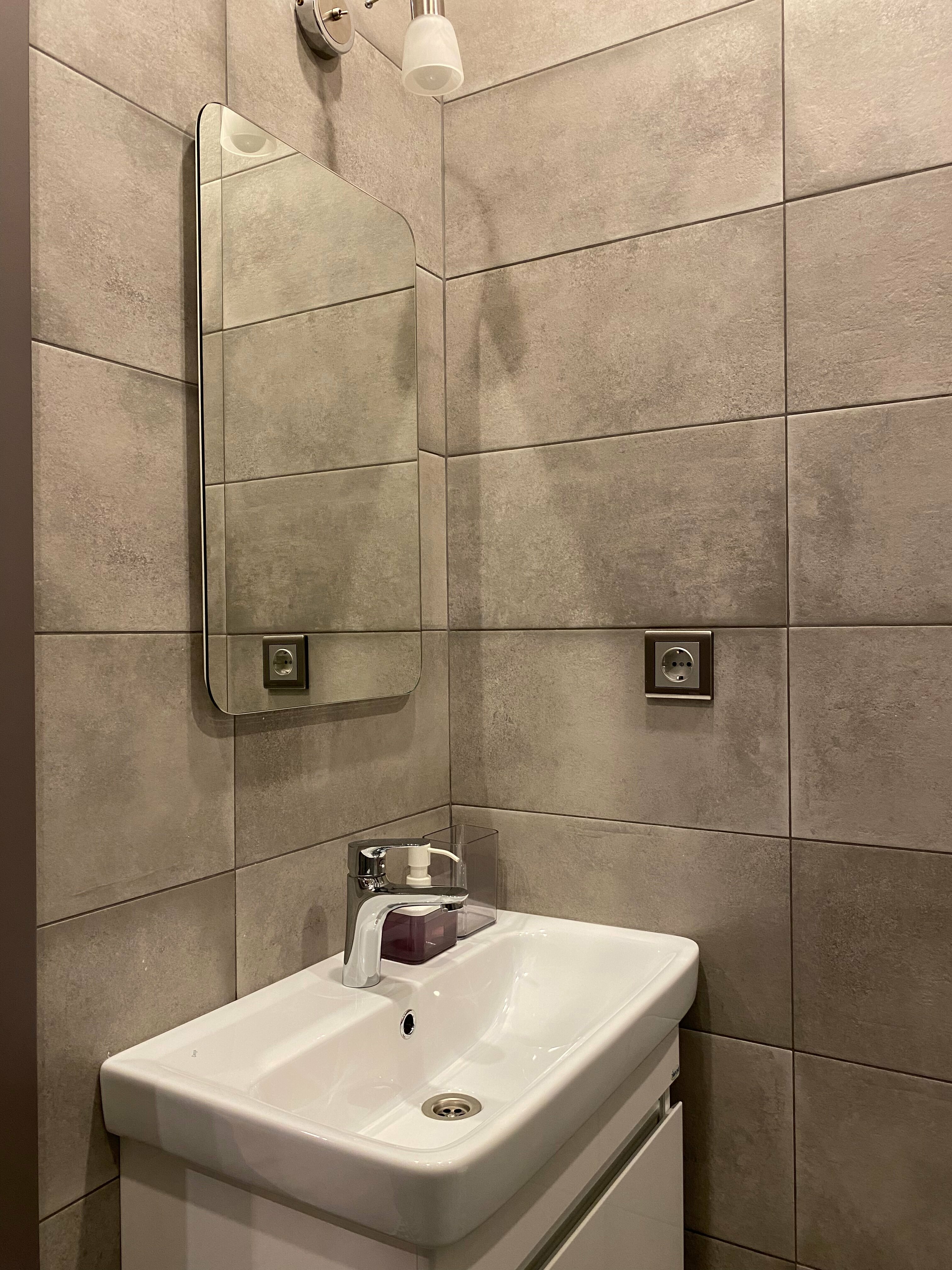 Двухместный номер с двуспальной кроватью и дополнительной кроватью