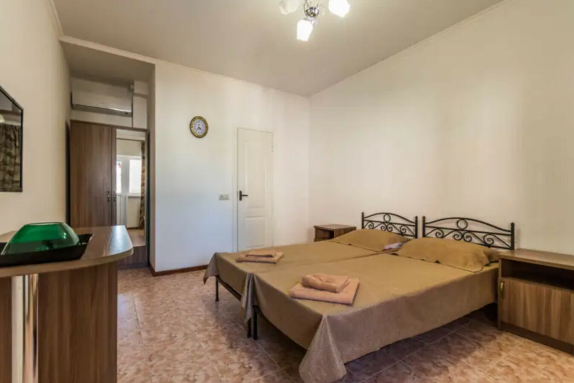 Двухместный номер с 2 отдельными кроватями и балконом