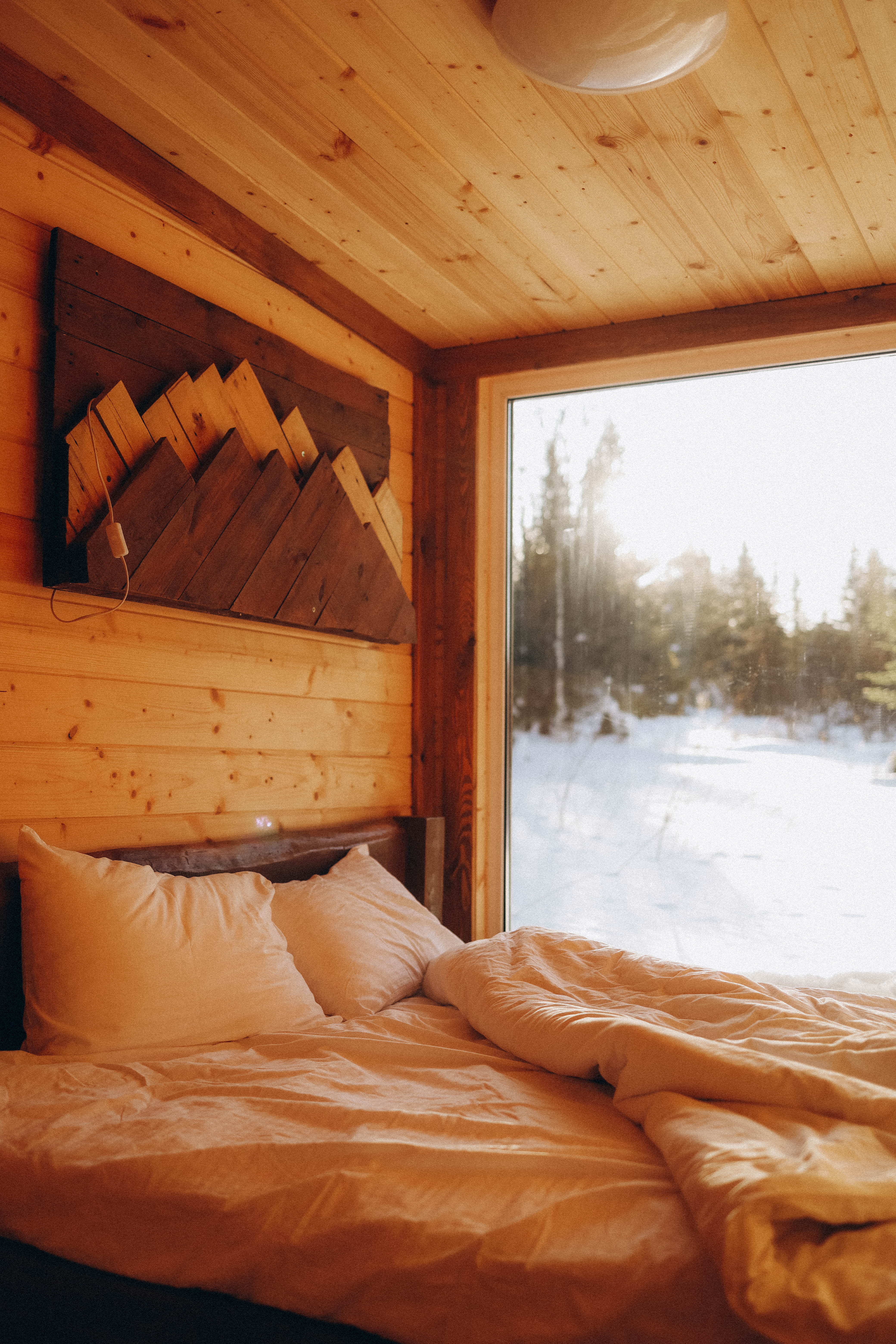 СЕМЕЙНЫЙ ДОМИК С ОТДЕЛЬНОЙ СПАЛЬНЕЙ (Эльбрус) с большой купелью (платно)