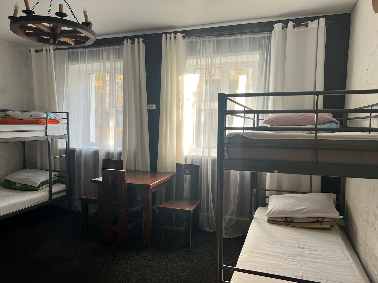 Кровать в общем 6-местном номере