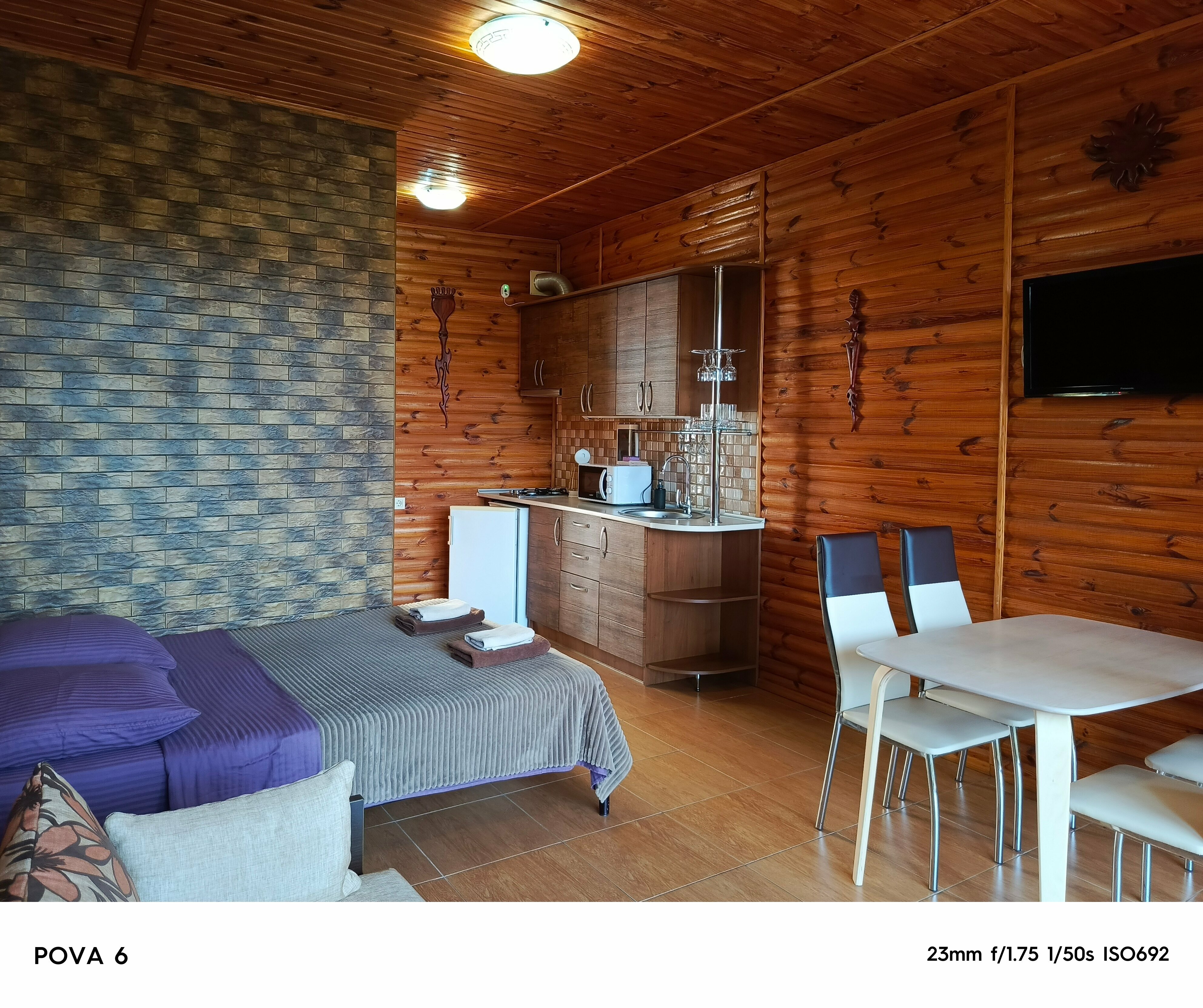 Студия сбалкономи панорамнымиокнами