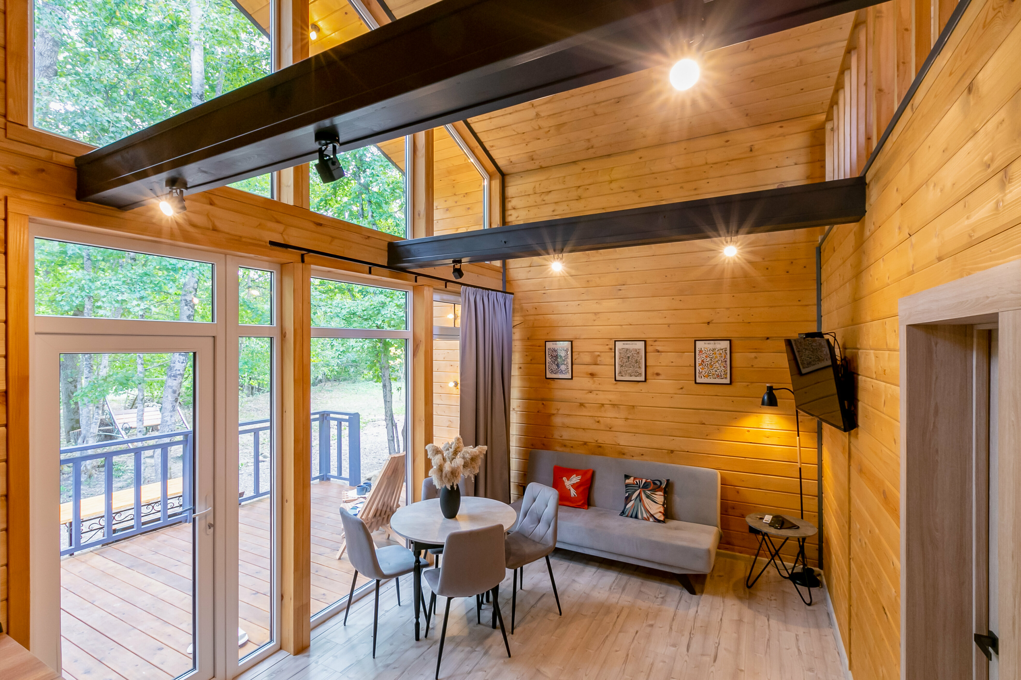 Двухуровневый четырехместный номер