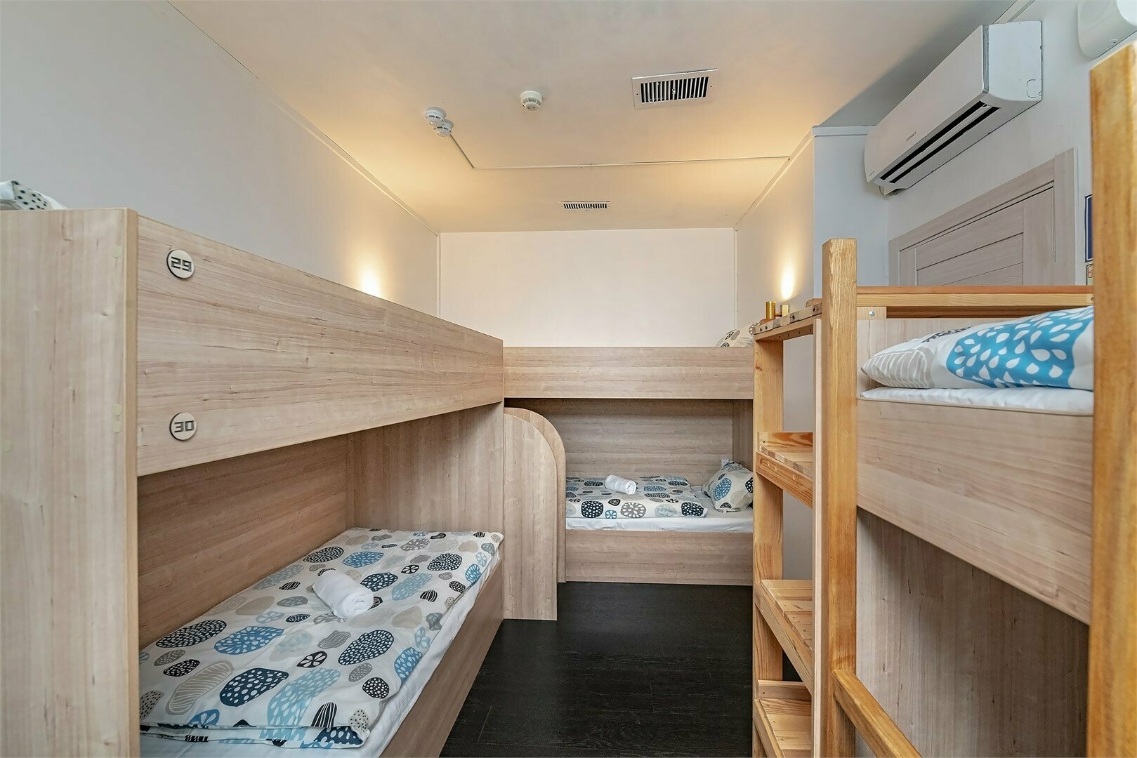 Общий номер для женщин с 6 кроватями