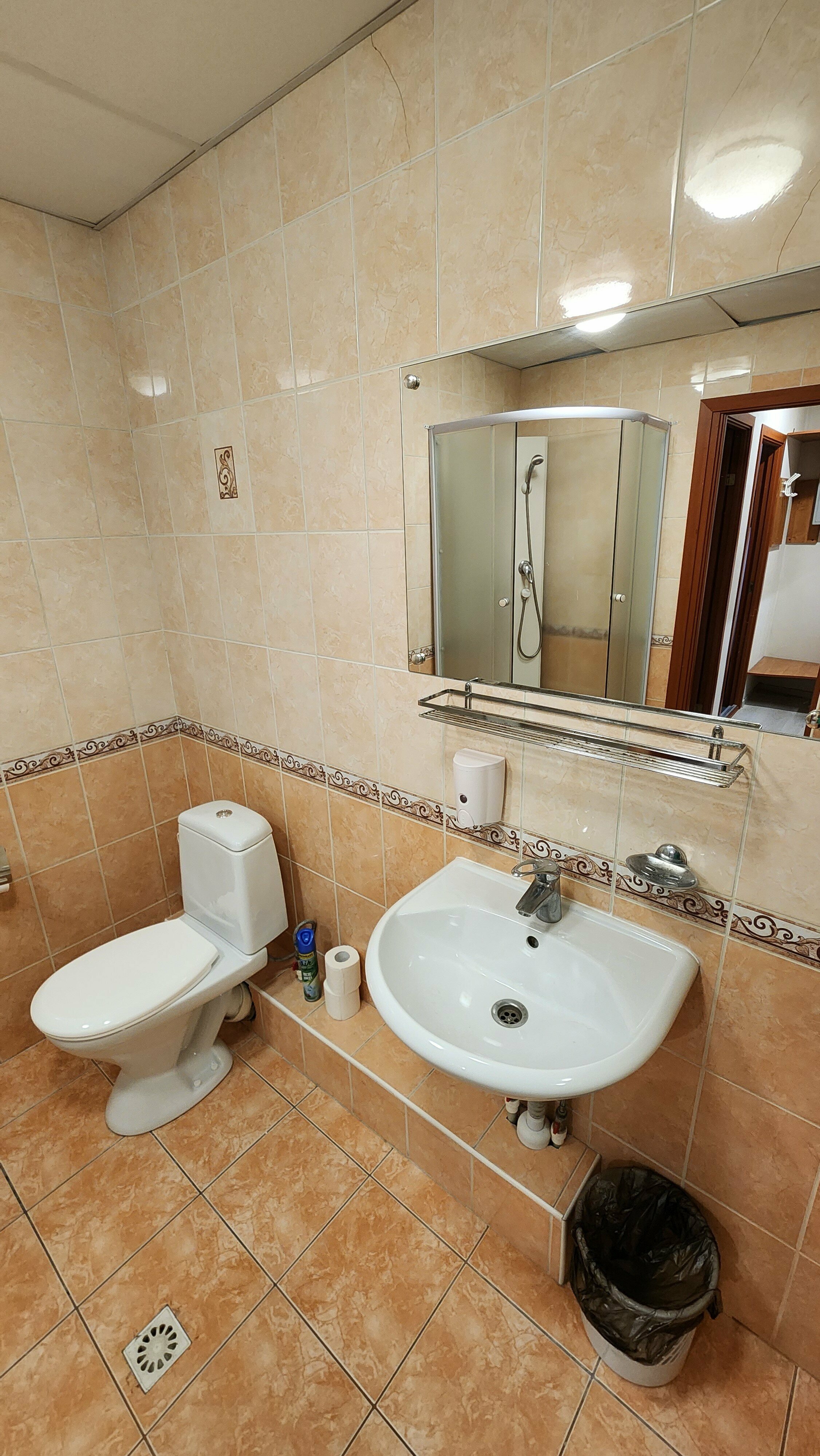 Cемейный номер с собственной ванной комнатой