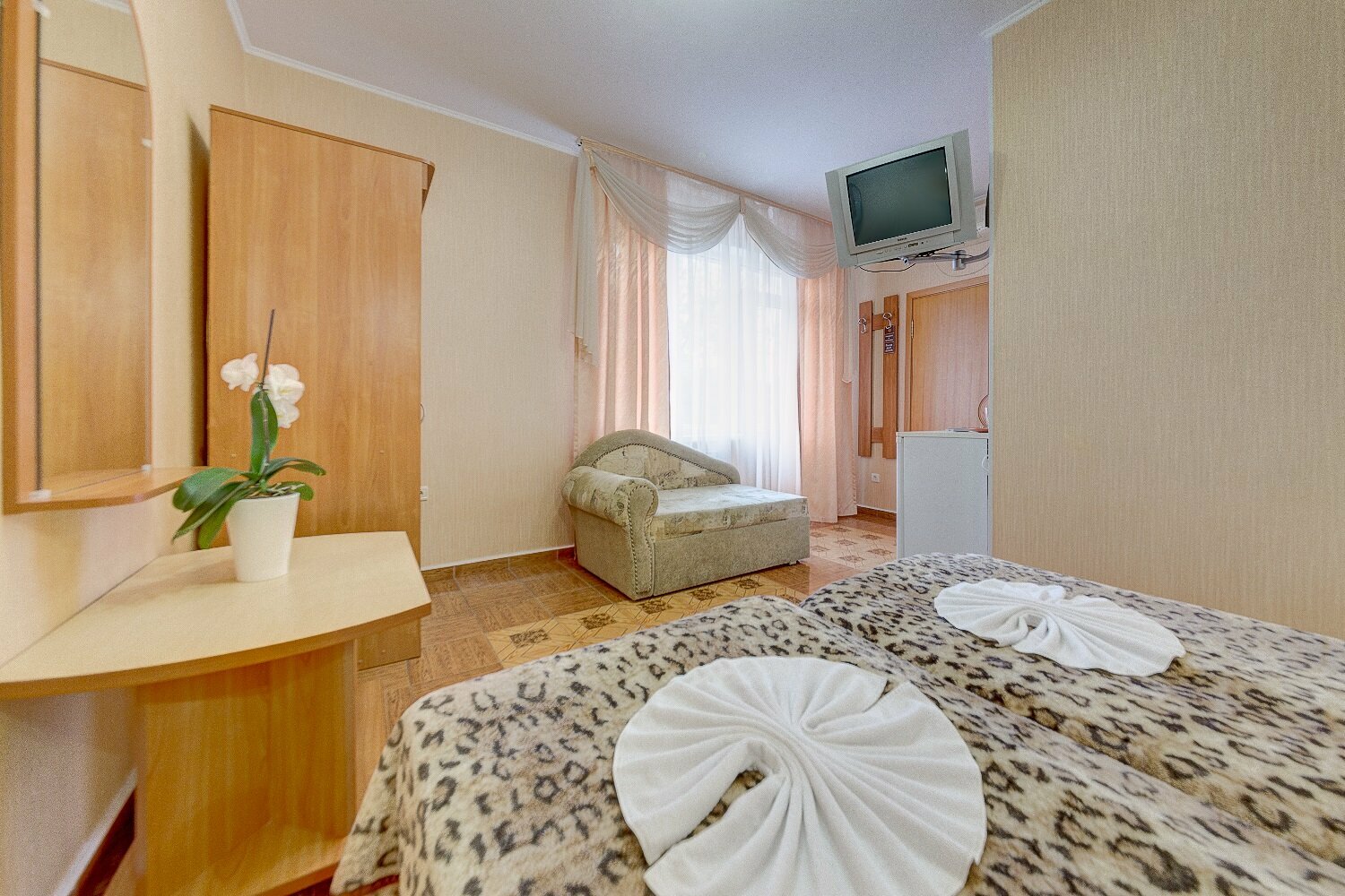 Трехместный номер с балконом