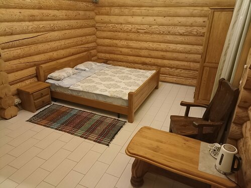 Двухместный номер с двуспальной кроватью и дополнительной кроватью