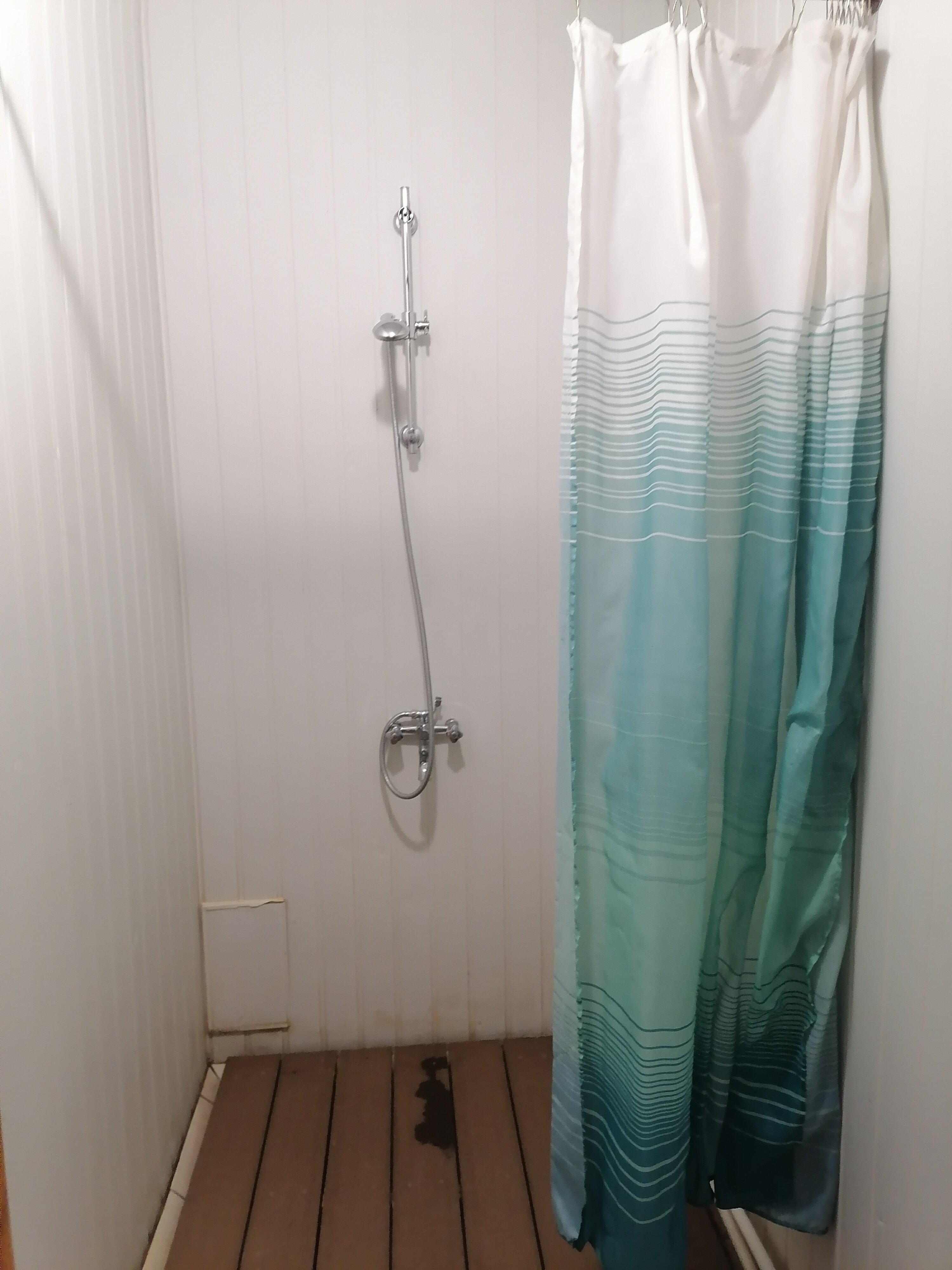 Четырехместный номер эконом-класса