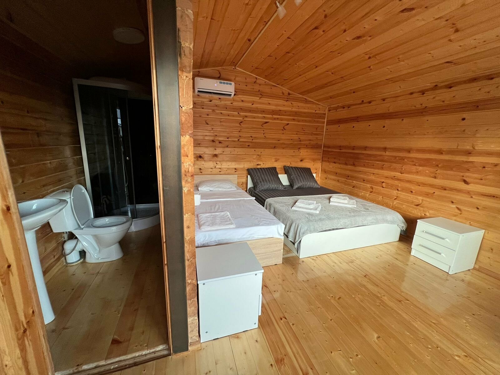 Двухместный номер с 2 отдельными кроватями и ванной