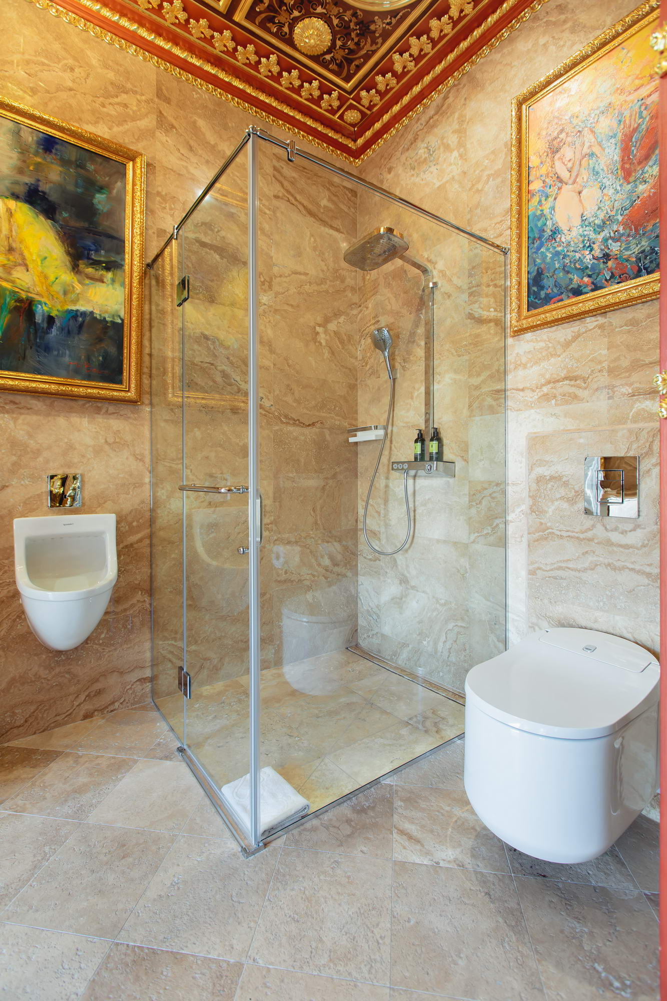 Люкс с кроватью размера «king-size» и балконом