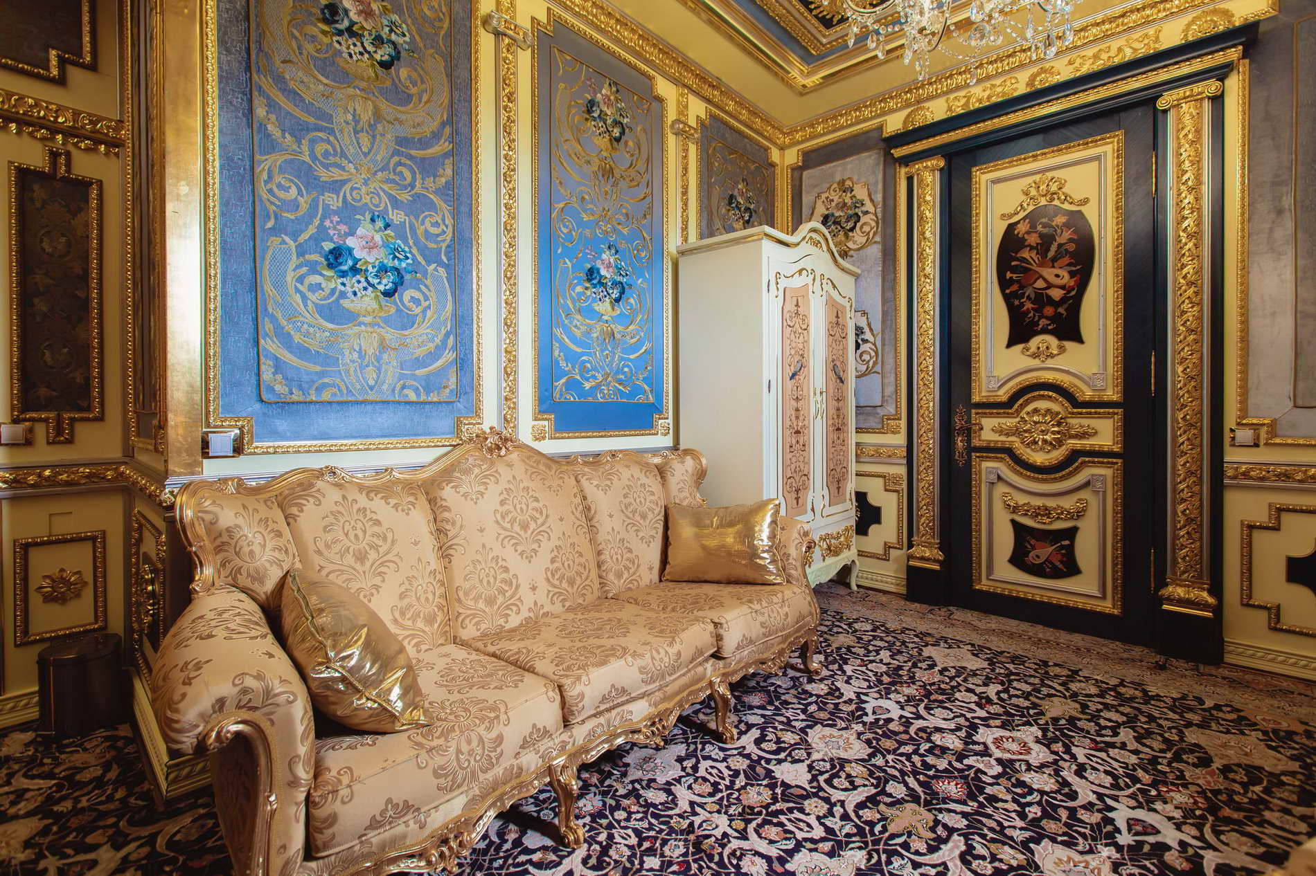 Люкс с кроватью размера "queen-size" и гидромассажной ванной