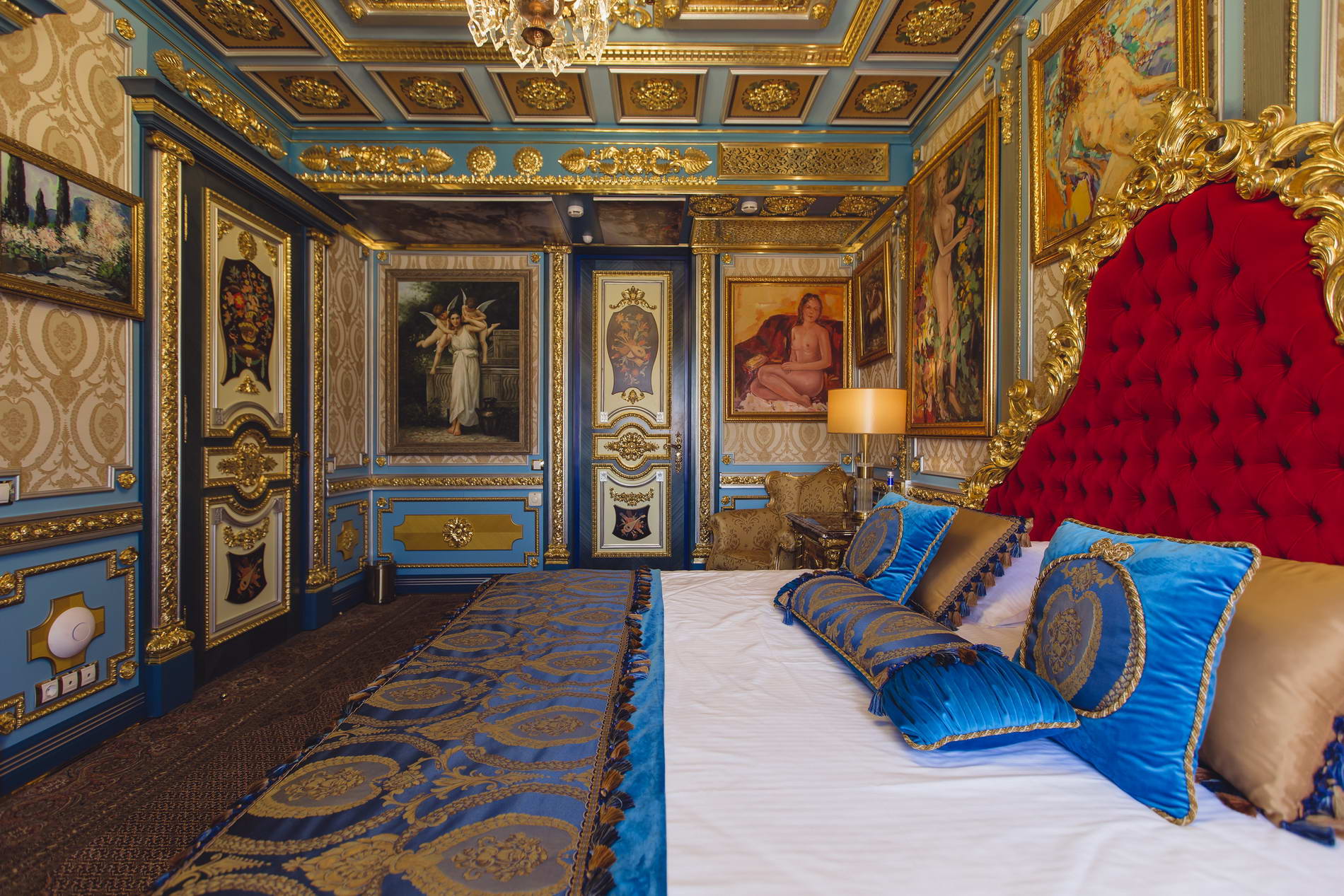 Люкс с кроватью размера «king-size»