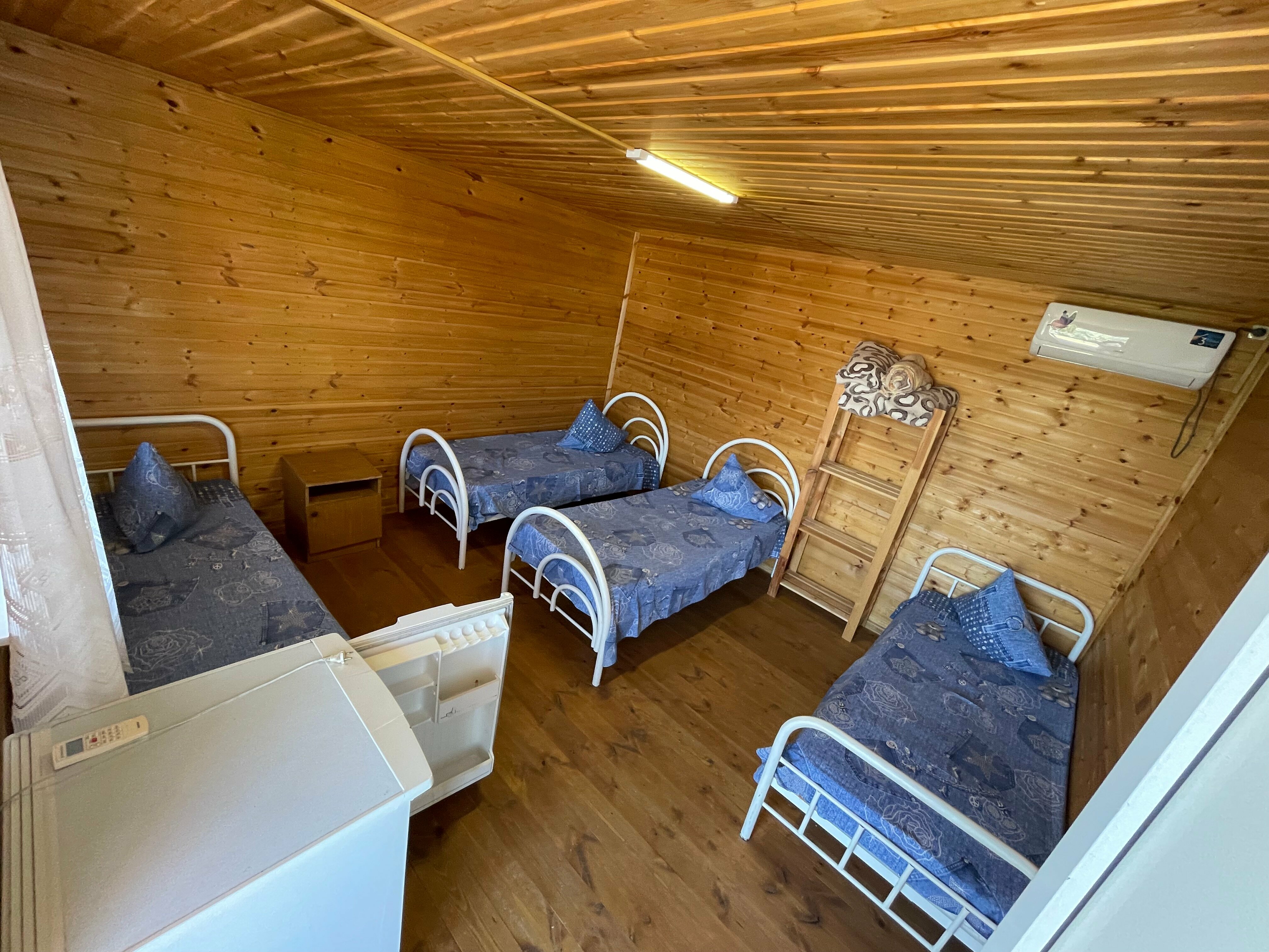 Четырехместный номер эконом-класса