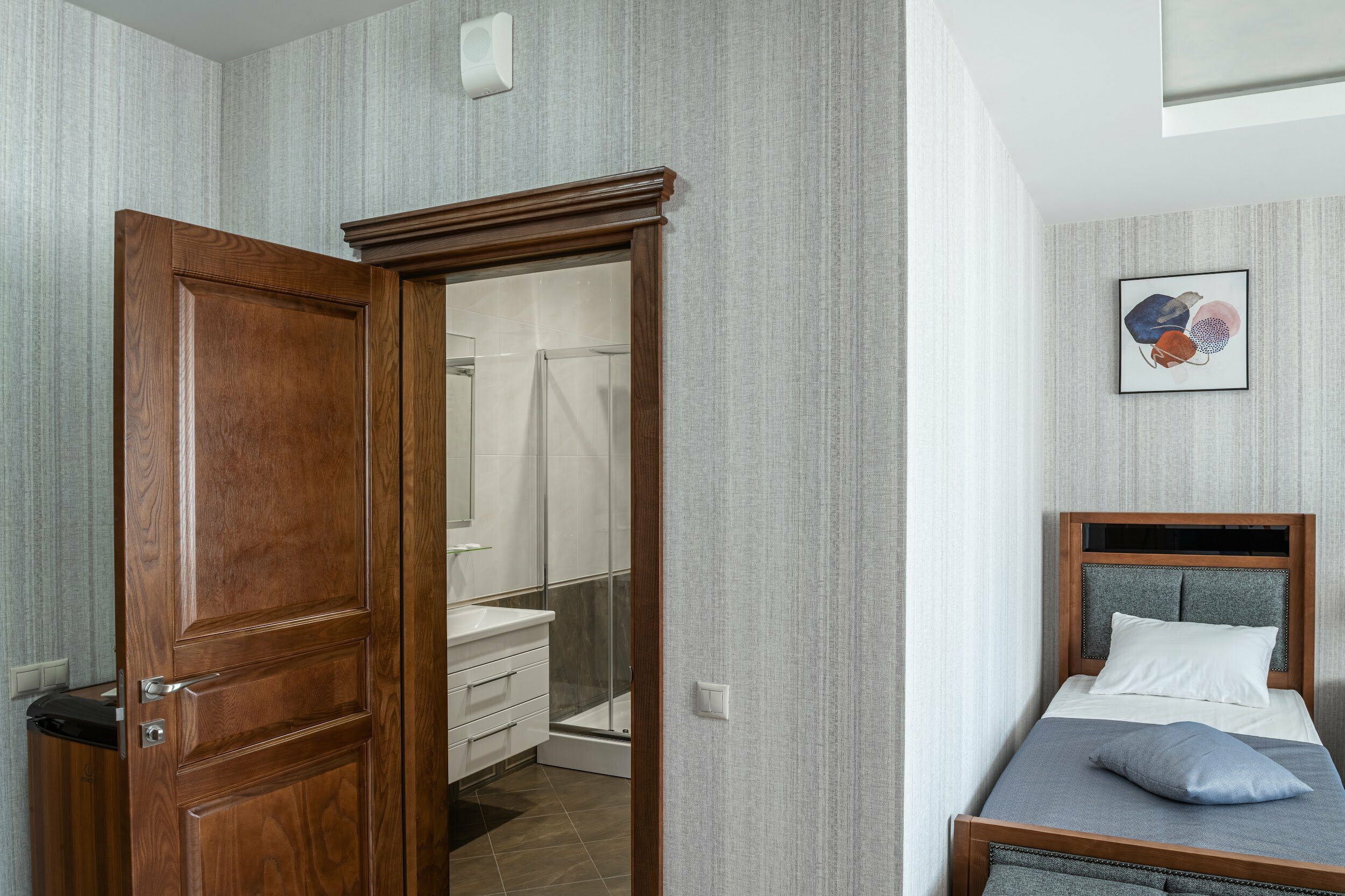 Просторный двухместный номер с 2 отдельными кроватями