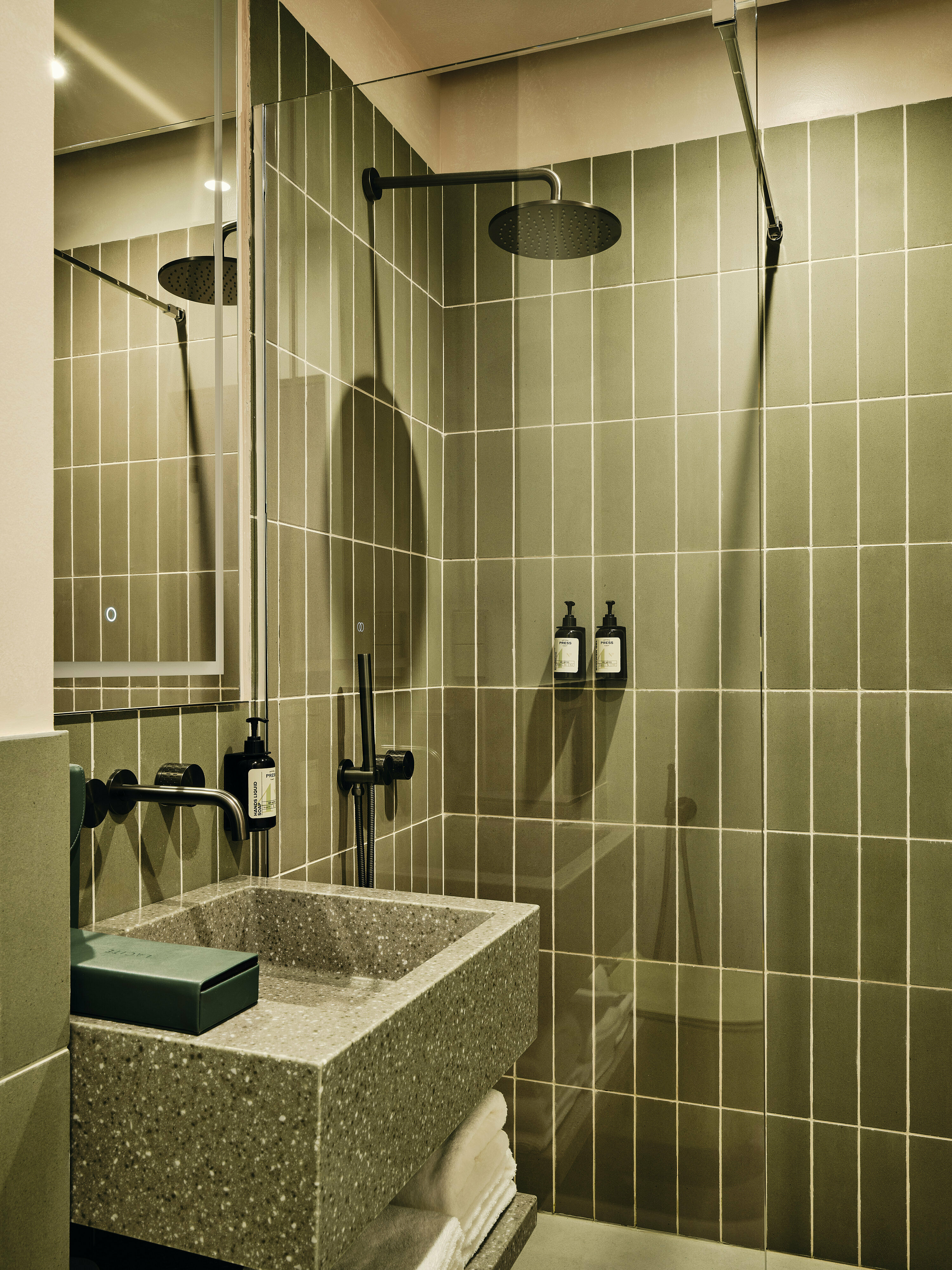 Небольшой двухместный номер с 1 кроватью