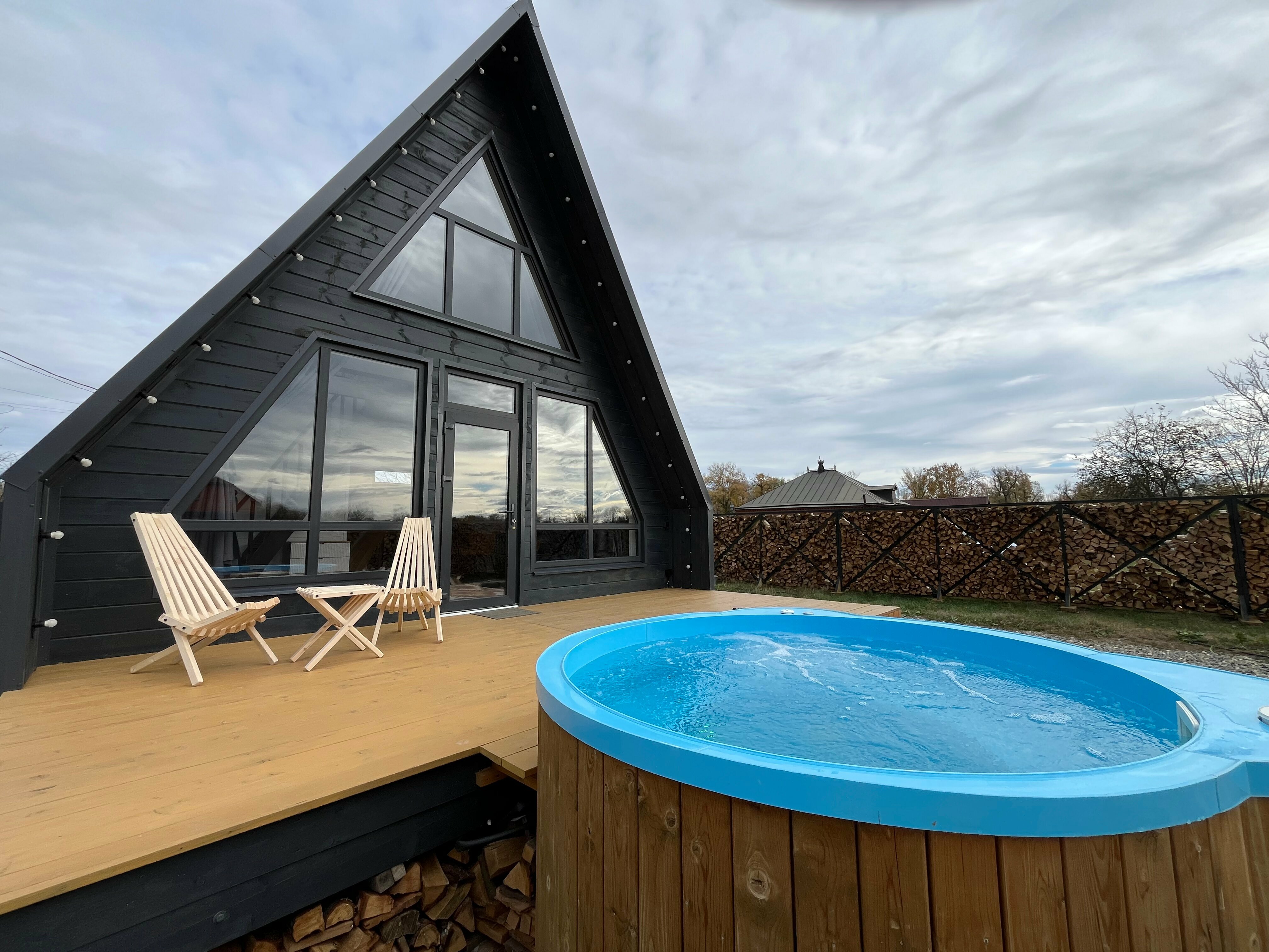 Шале у реки и леса (джакузи оплачивается отдельно - 4000р)