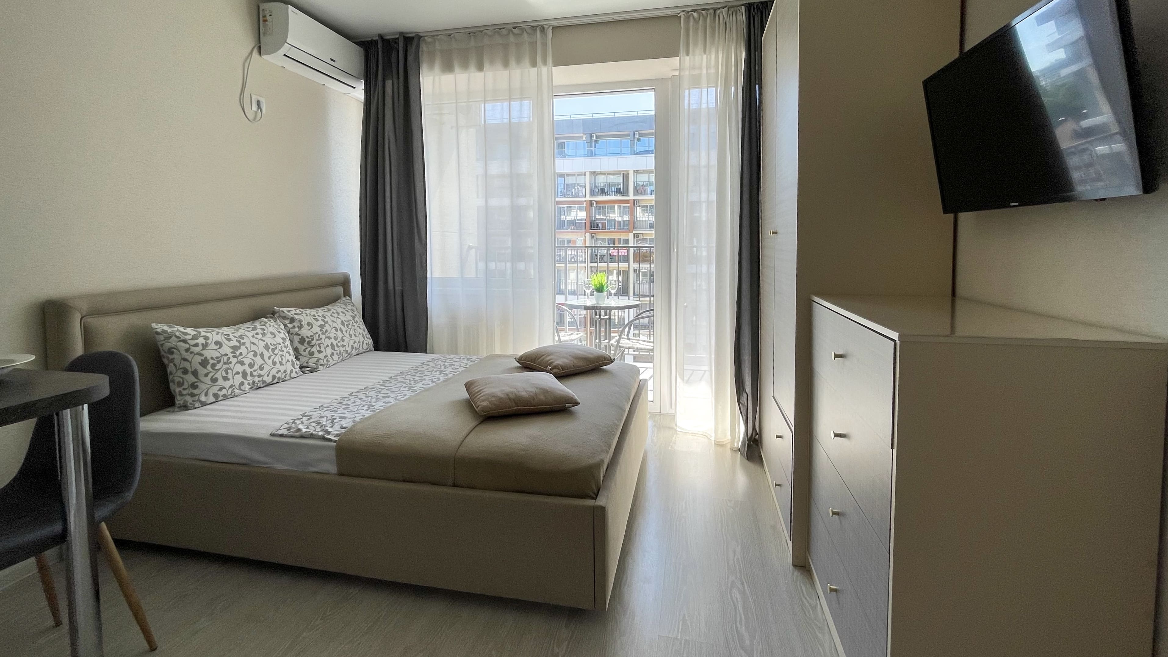 Апартаменты с балконом