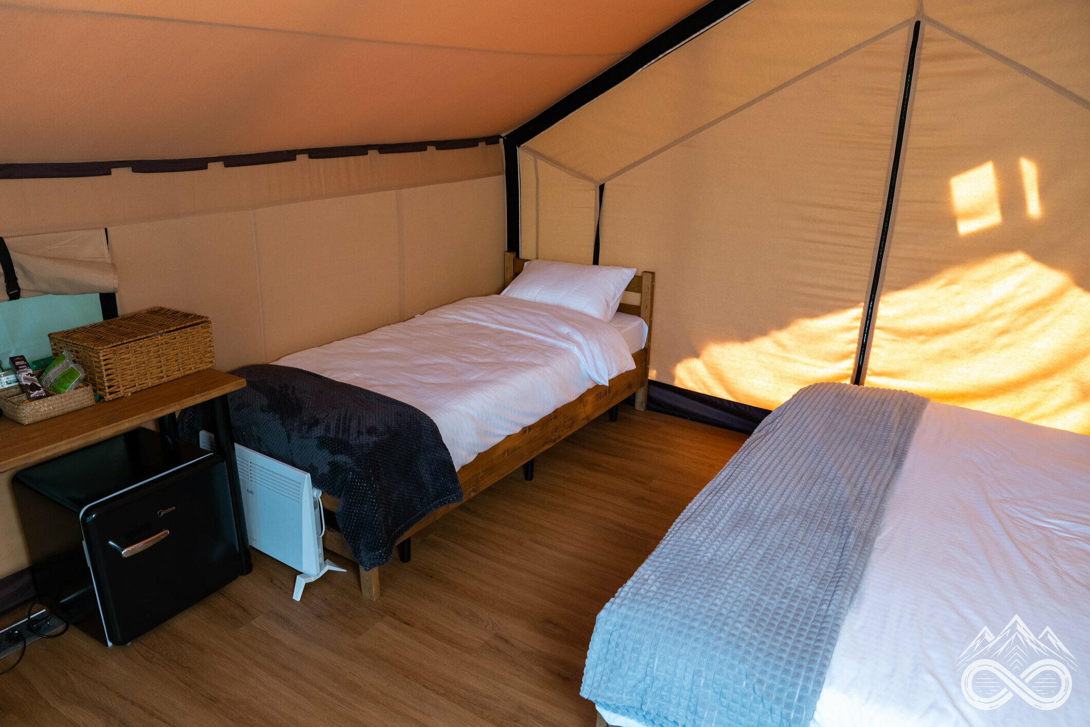 Трехместный номер с видом на горы